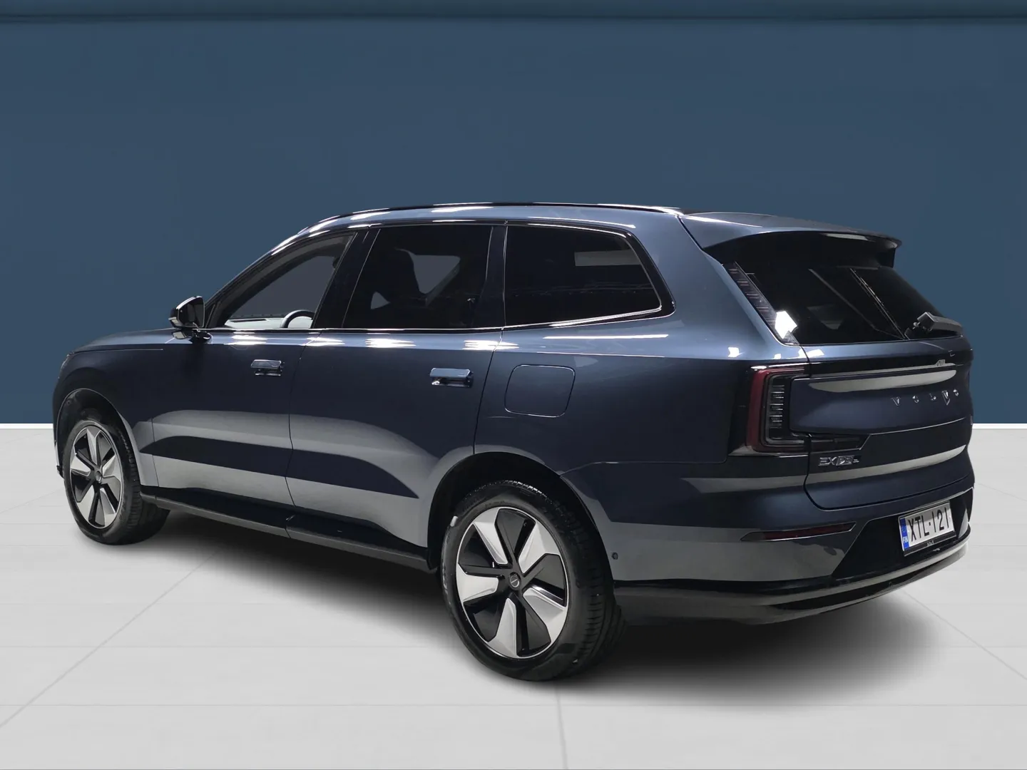 Autokuva 6 - XTL-121
