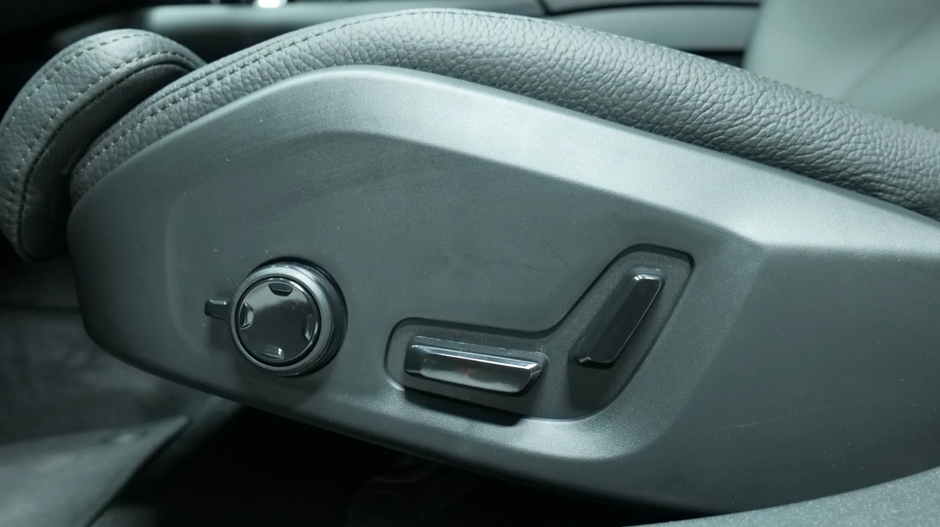 Autokuva 11 - XTM-307