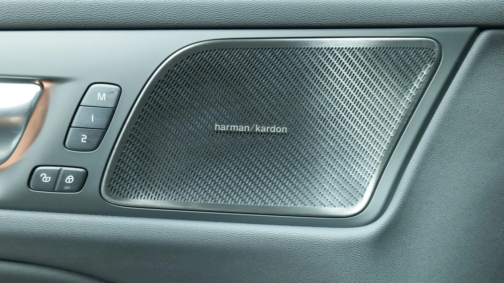 Autokuva 10 - XTM-307