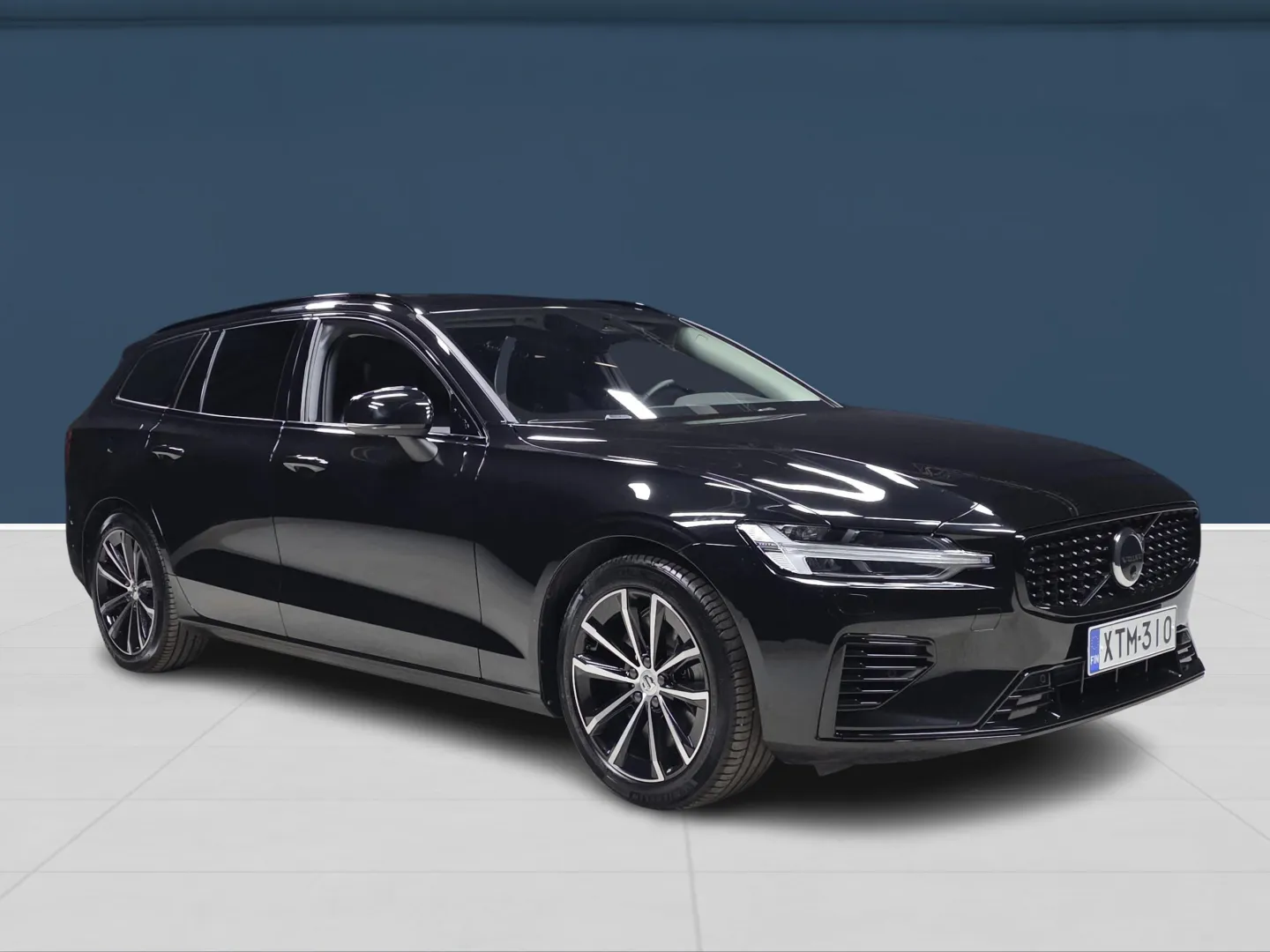 Autokuva 3 - XTM-310