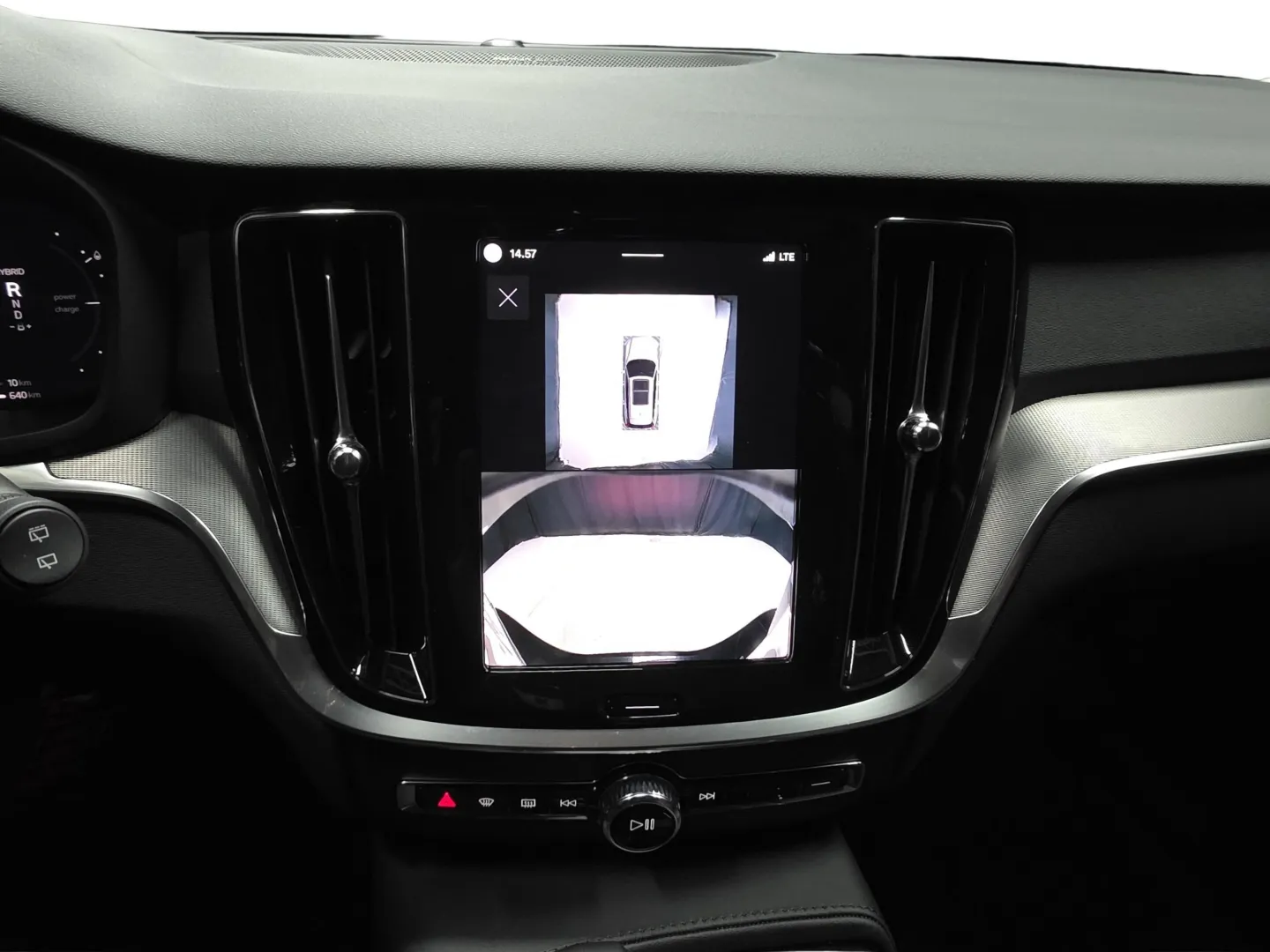 Autokuva 13 - XTM-310