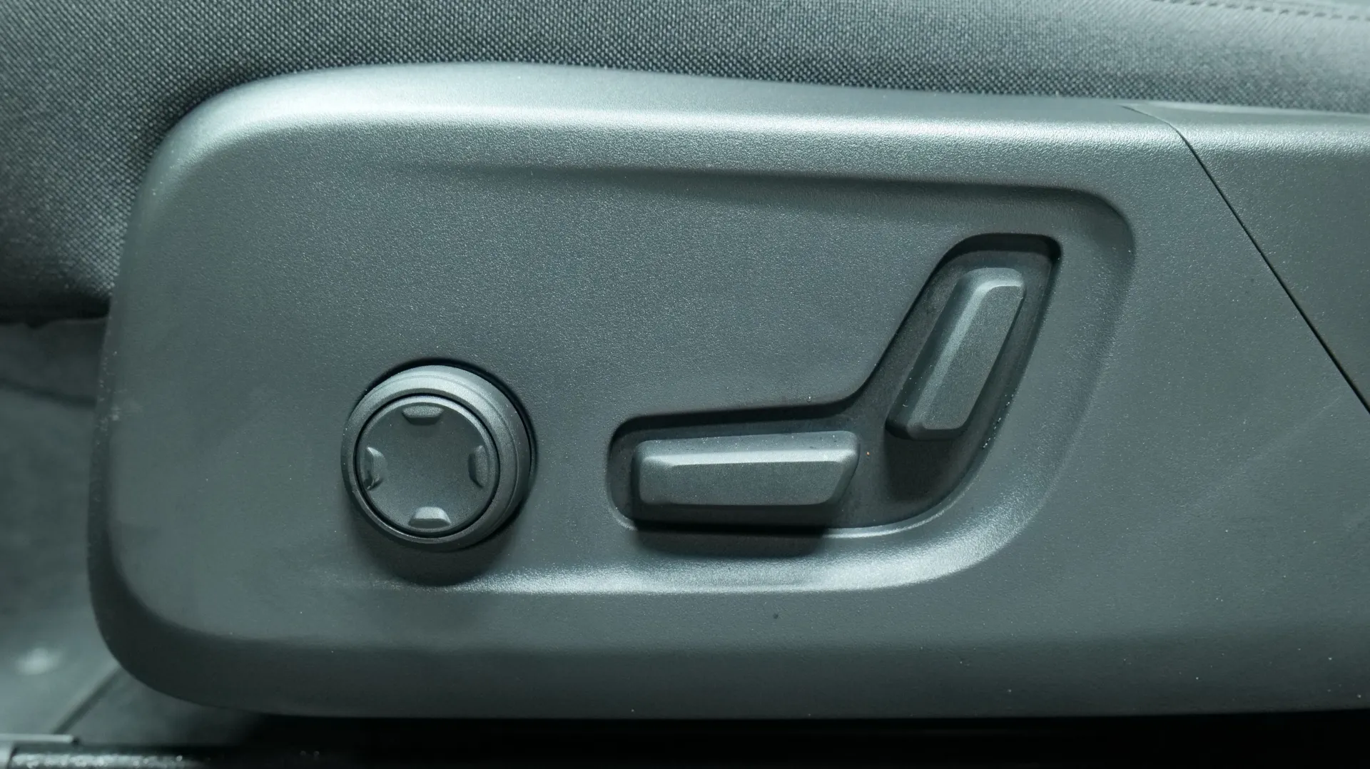 Autokuva 10 - XTM-898