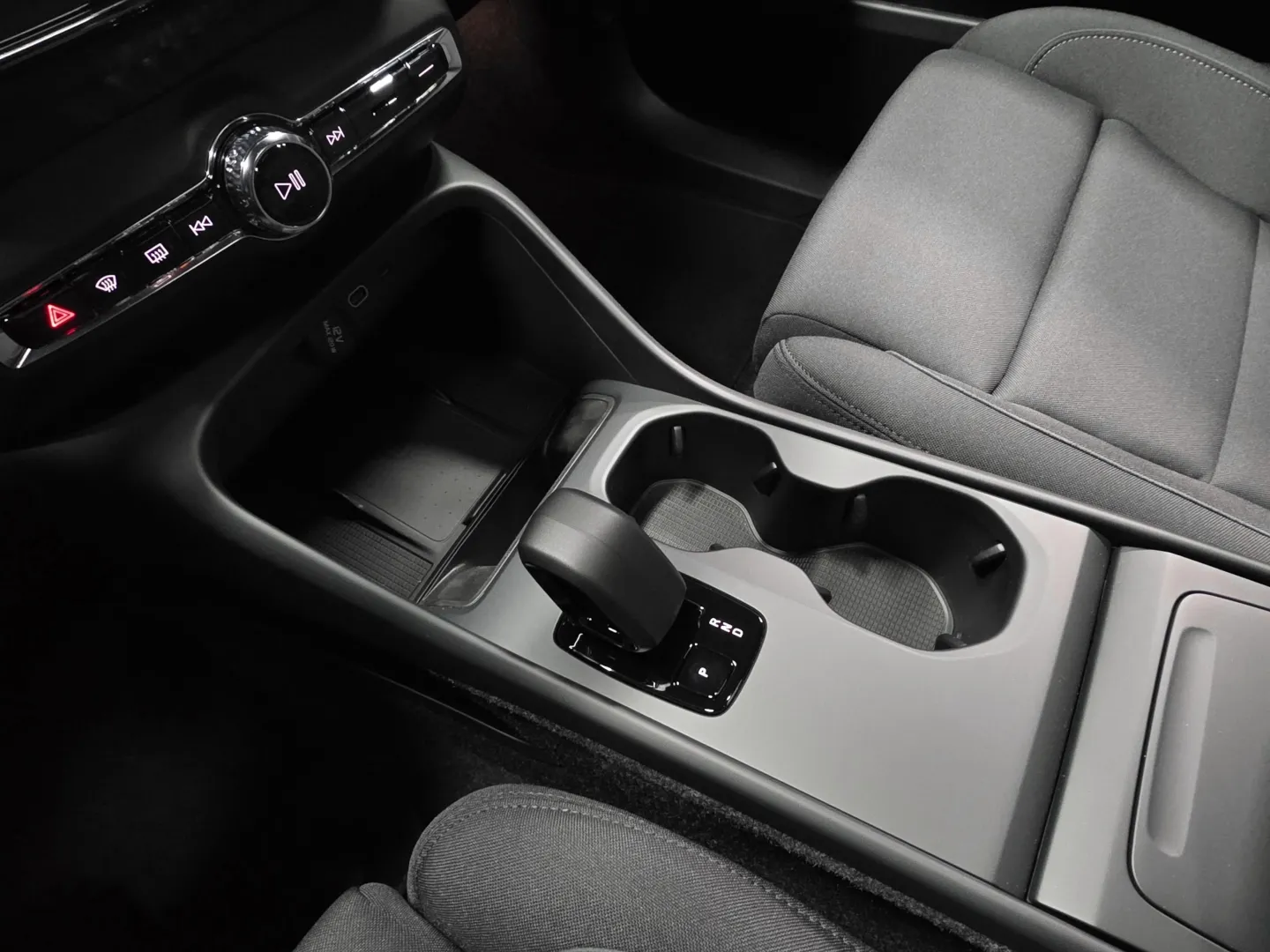 Autokuva 13 - XTM-898