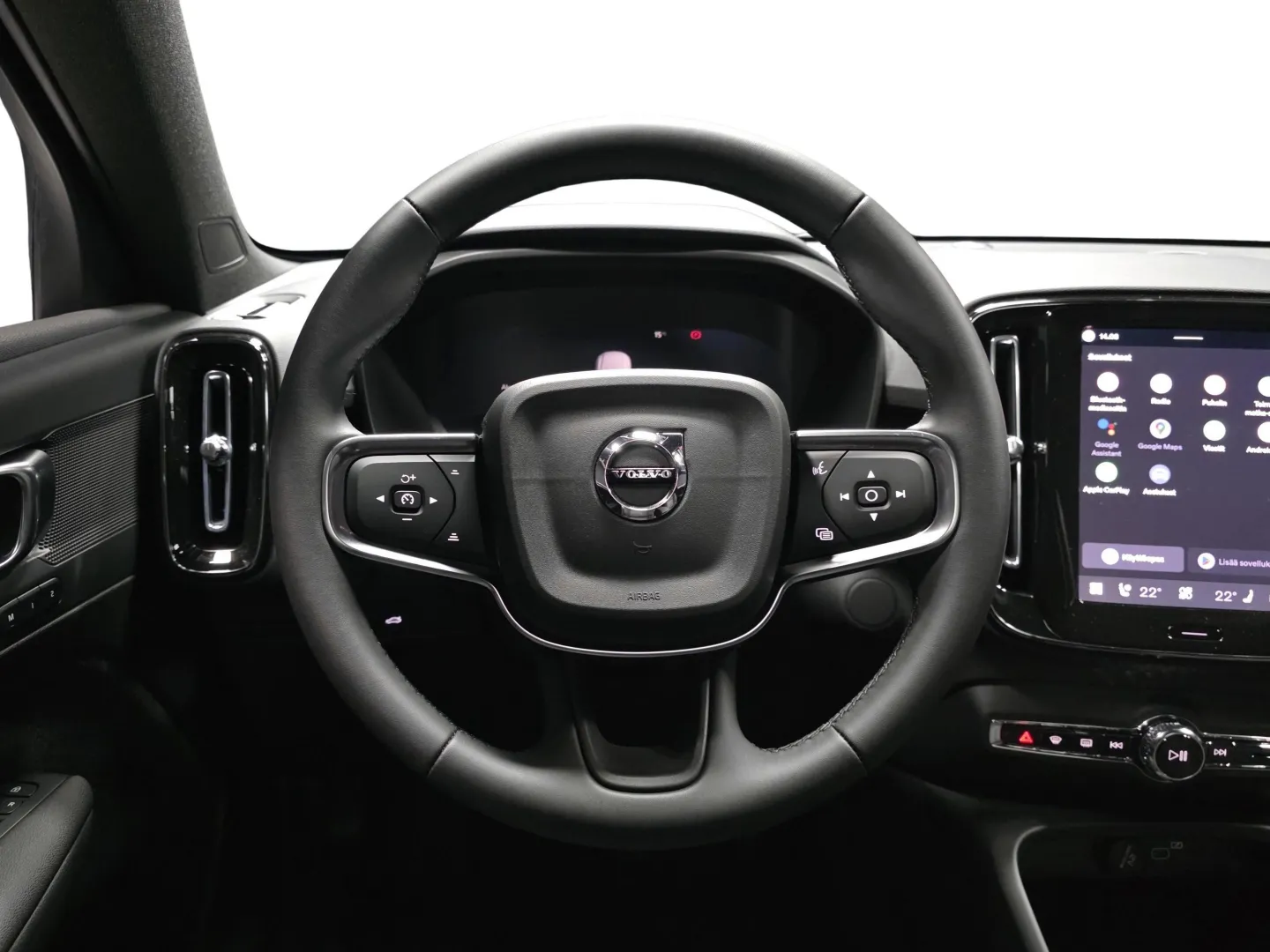 Autokuva 10 - XTM-898