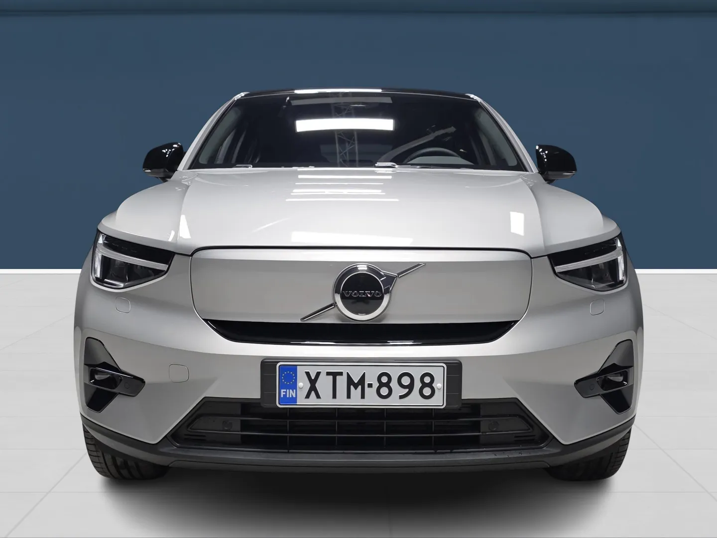 Autokuva 2 - XTM-898