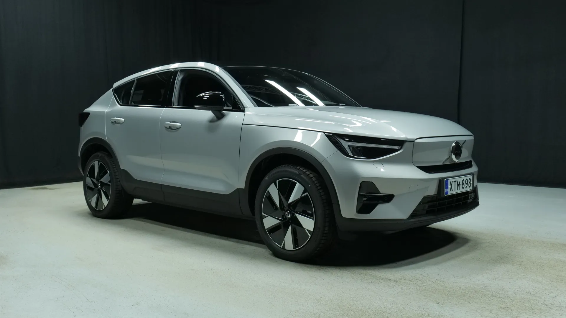 Autokuva 5 - XTM-898