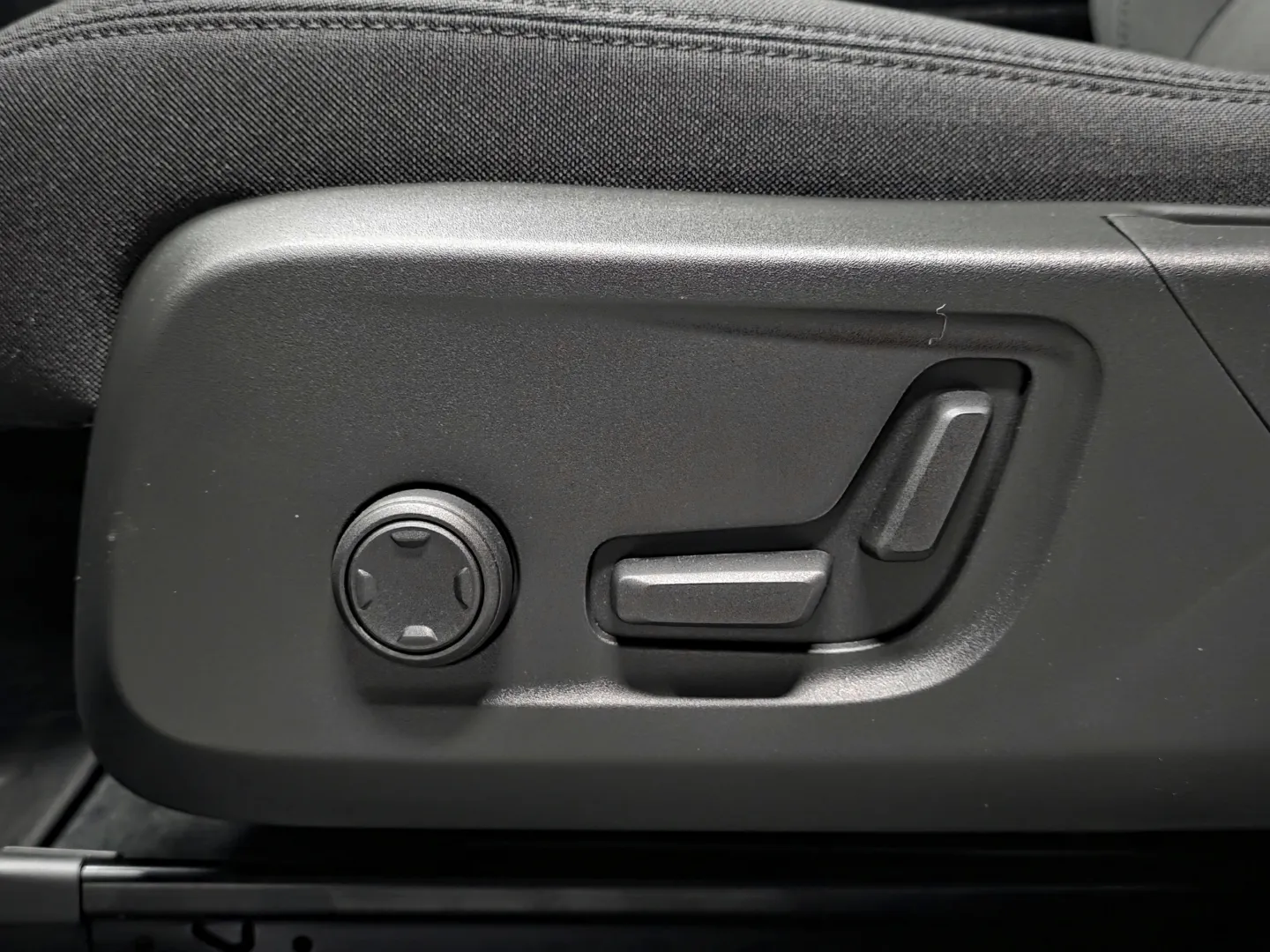 Autokuva 14 - XTM-898