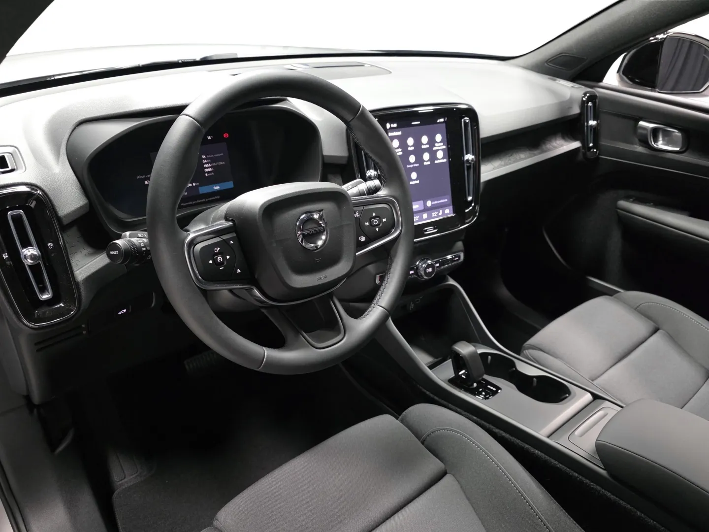 Autokuva 8 - XTM-898