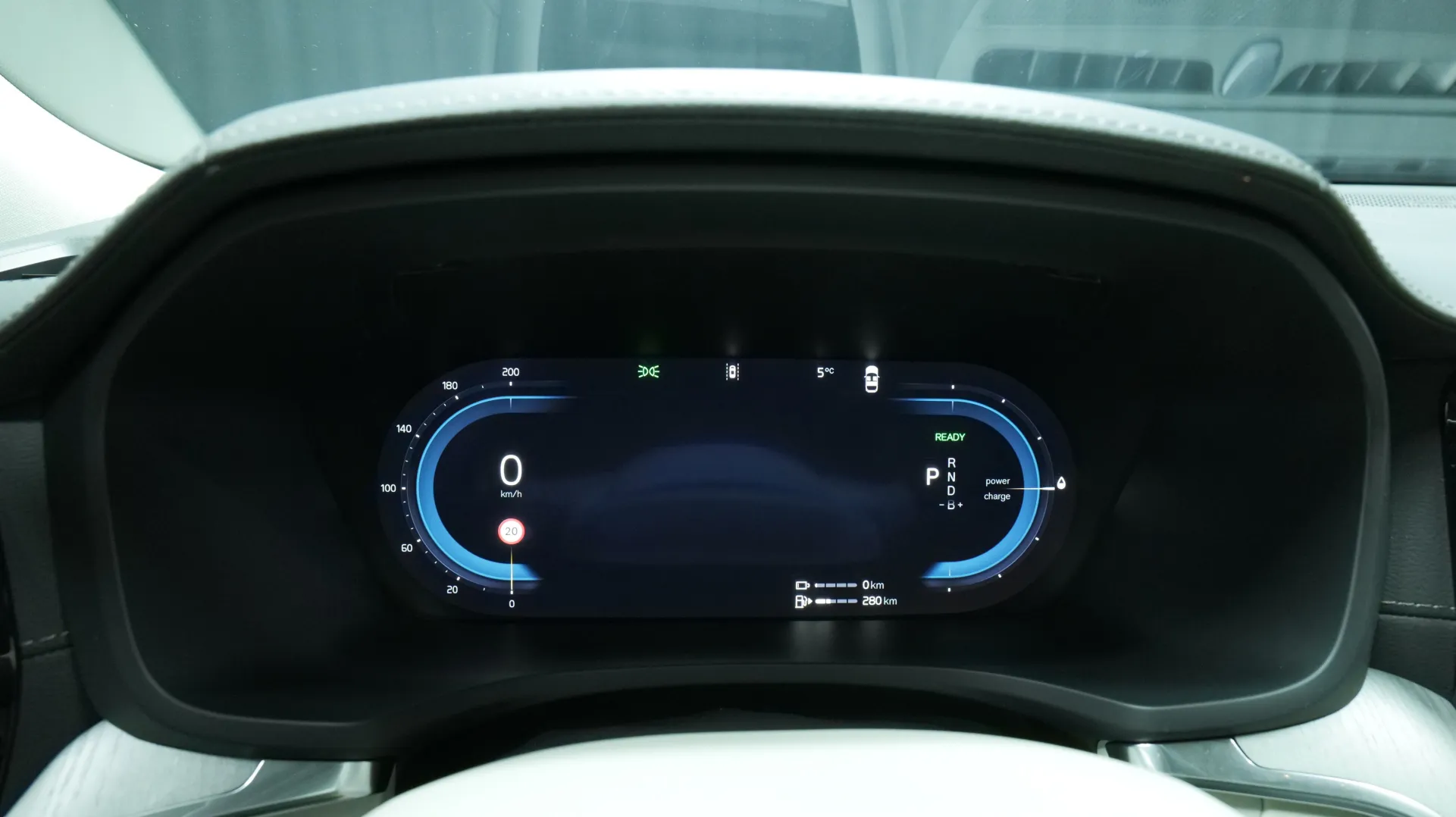 Autokuva 6 - XTM-900