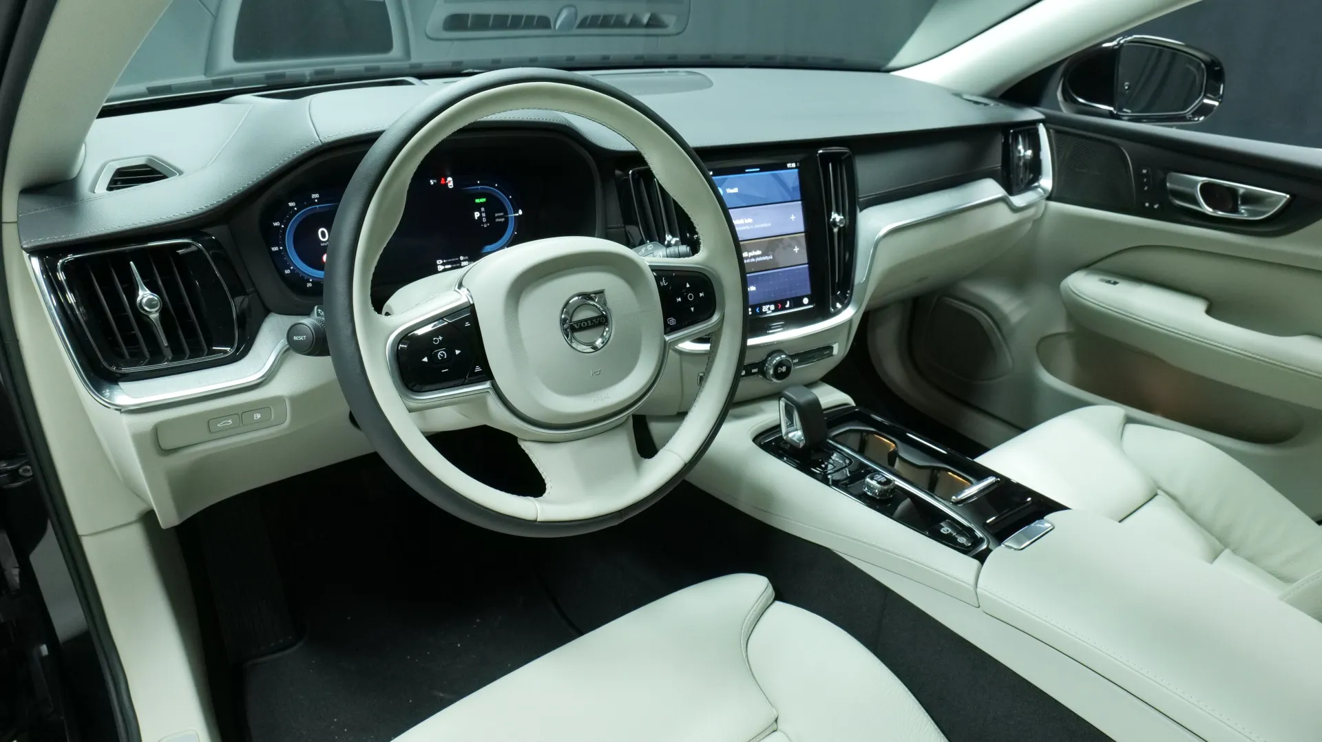 Autokuva 13 - XTM-900