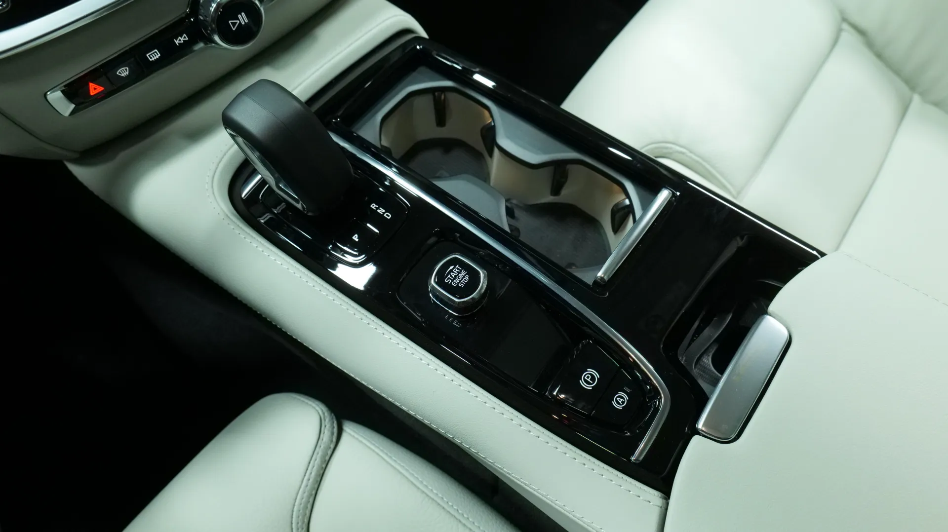 Autokuva 9 - XTM-900