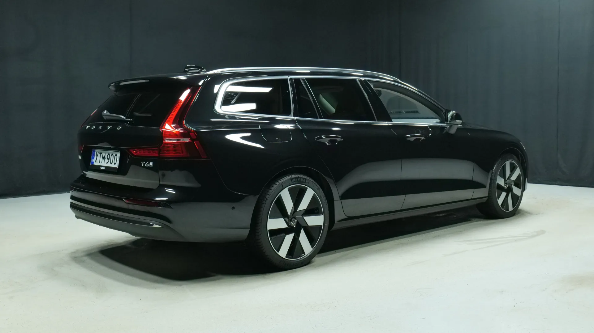 Autokuva 3 - XTM-900