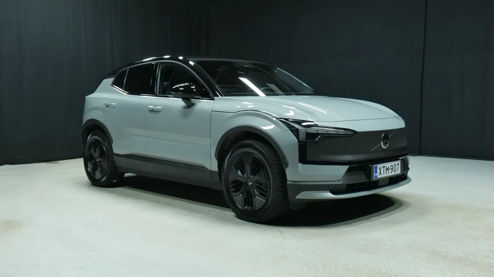 Autokuva 5 - XTM-907