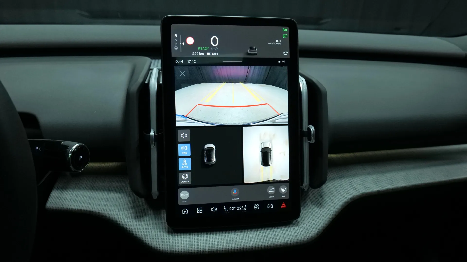 Autokuva 6 - XTM-907