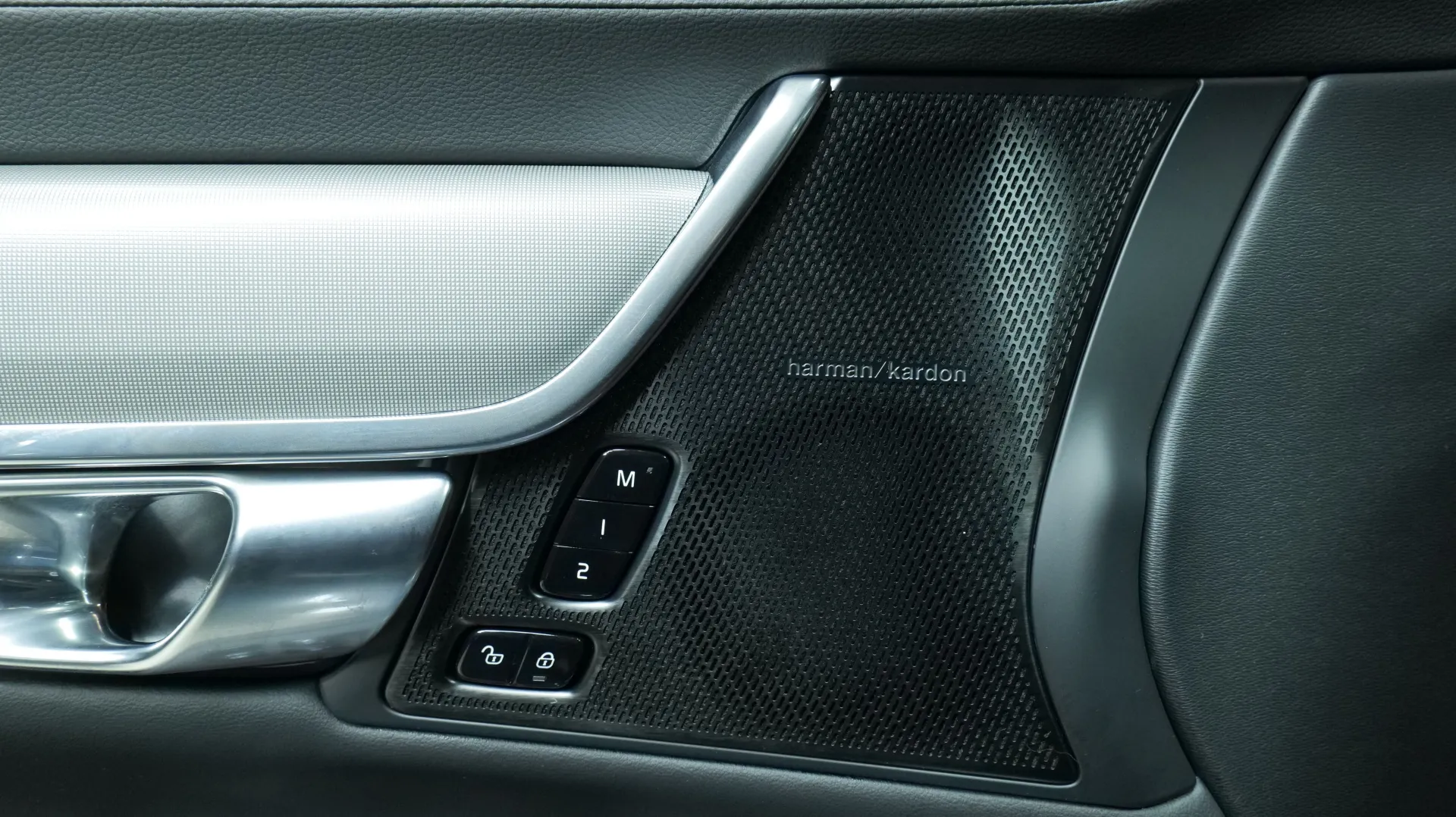 Autokuva 10 - XTM-934