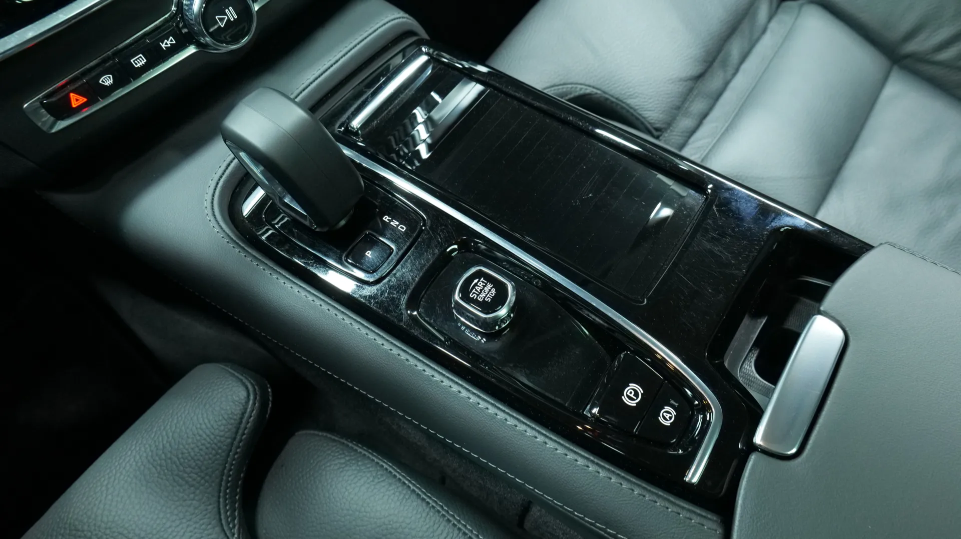 Autokuva 9 - XTM-934