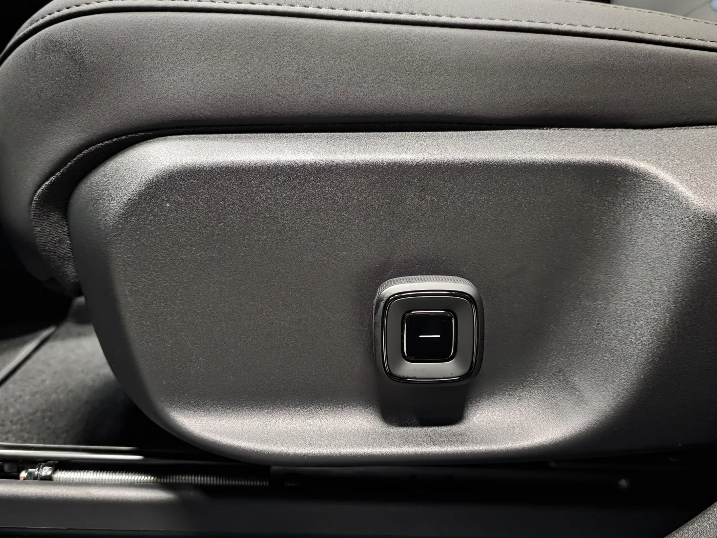 Autokuva 13 - XTO-553