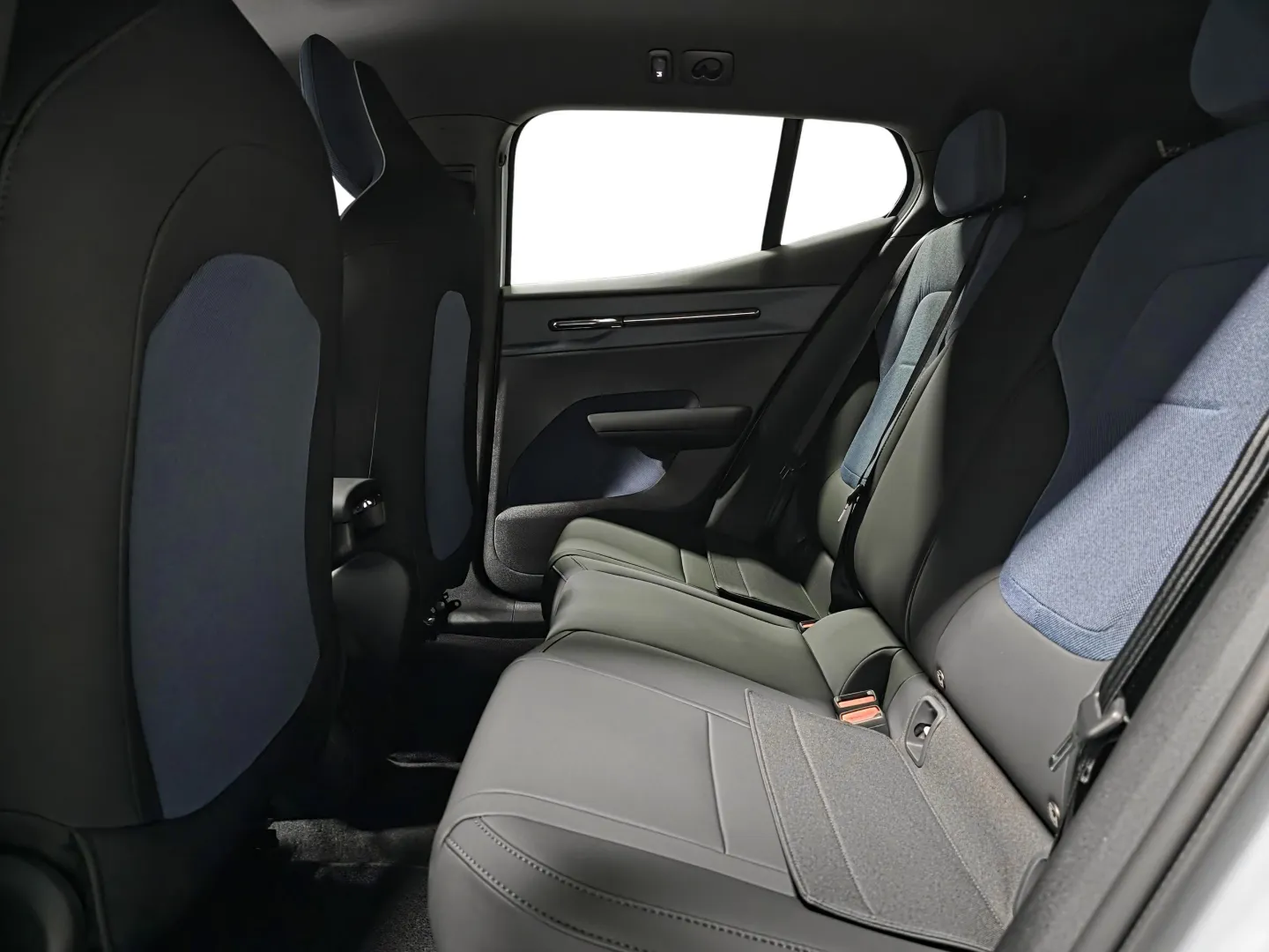 Autokuva 9 - XTO-553