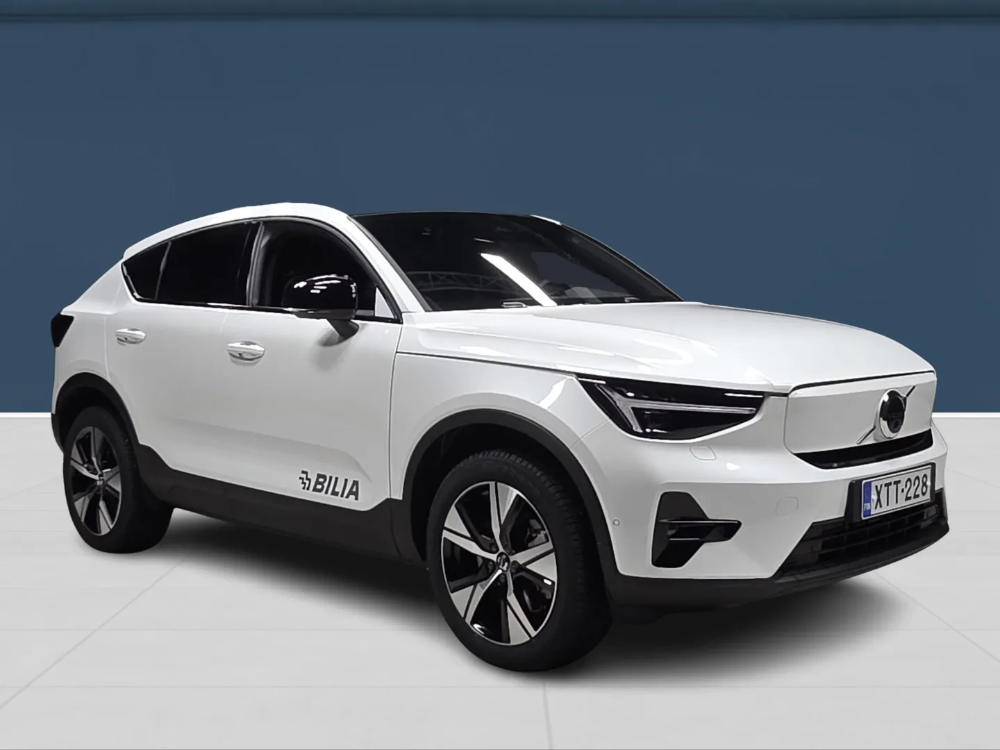 Autokuva 3 - XTT-228