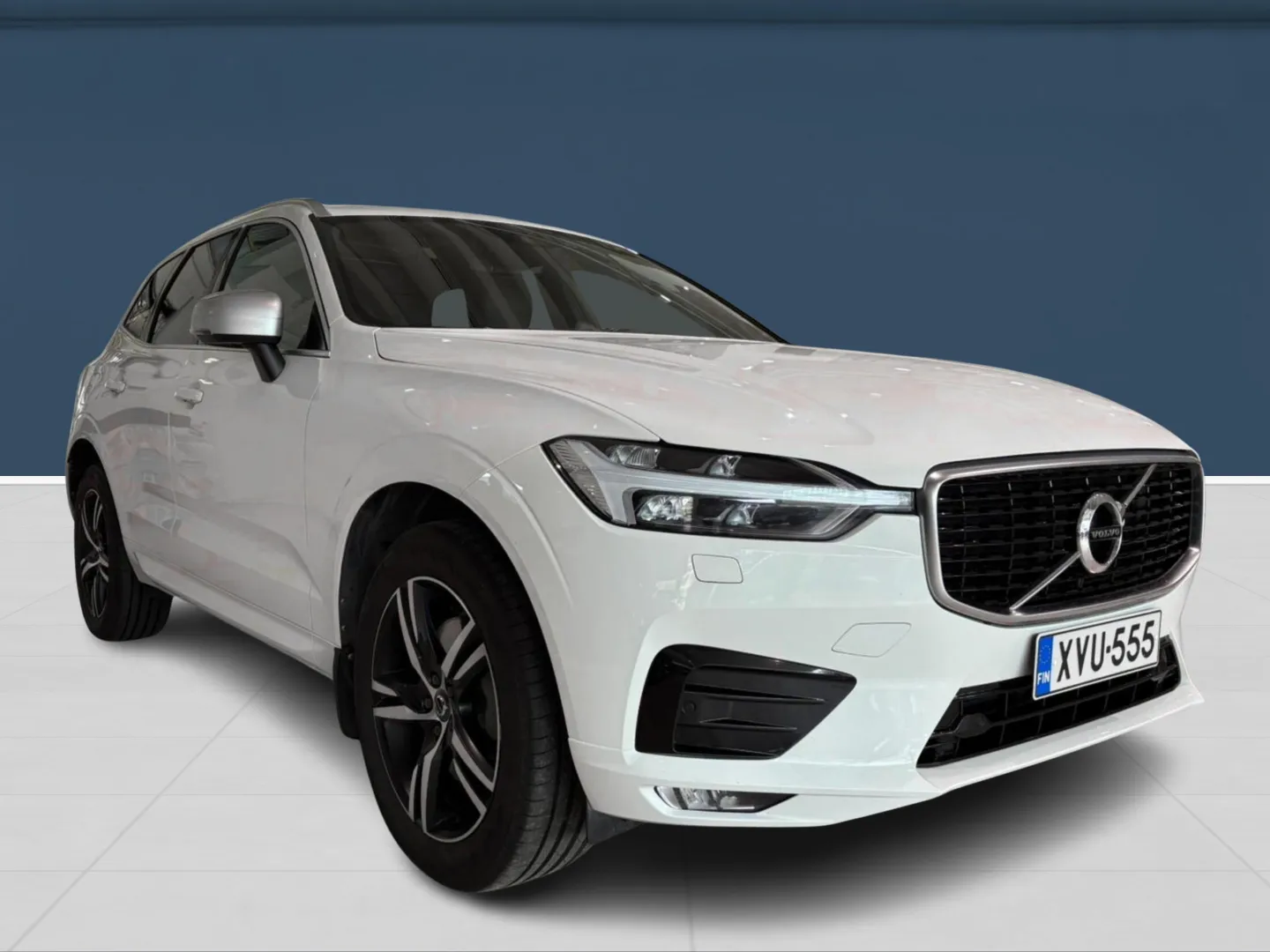 Autokuva 4 - XVU-555