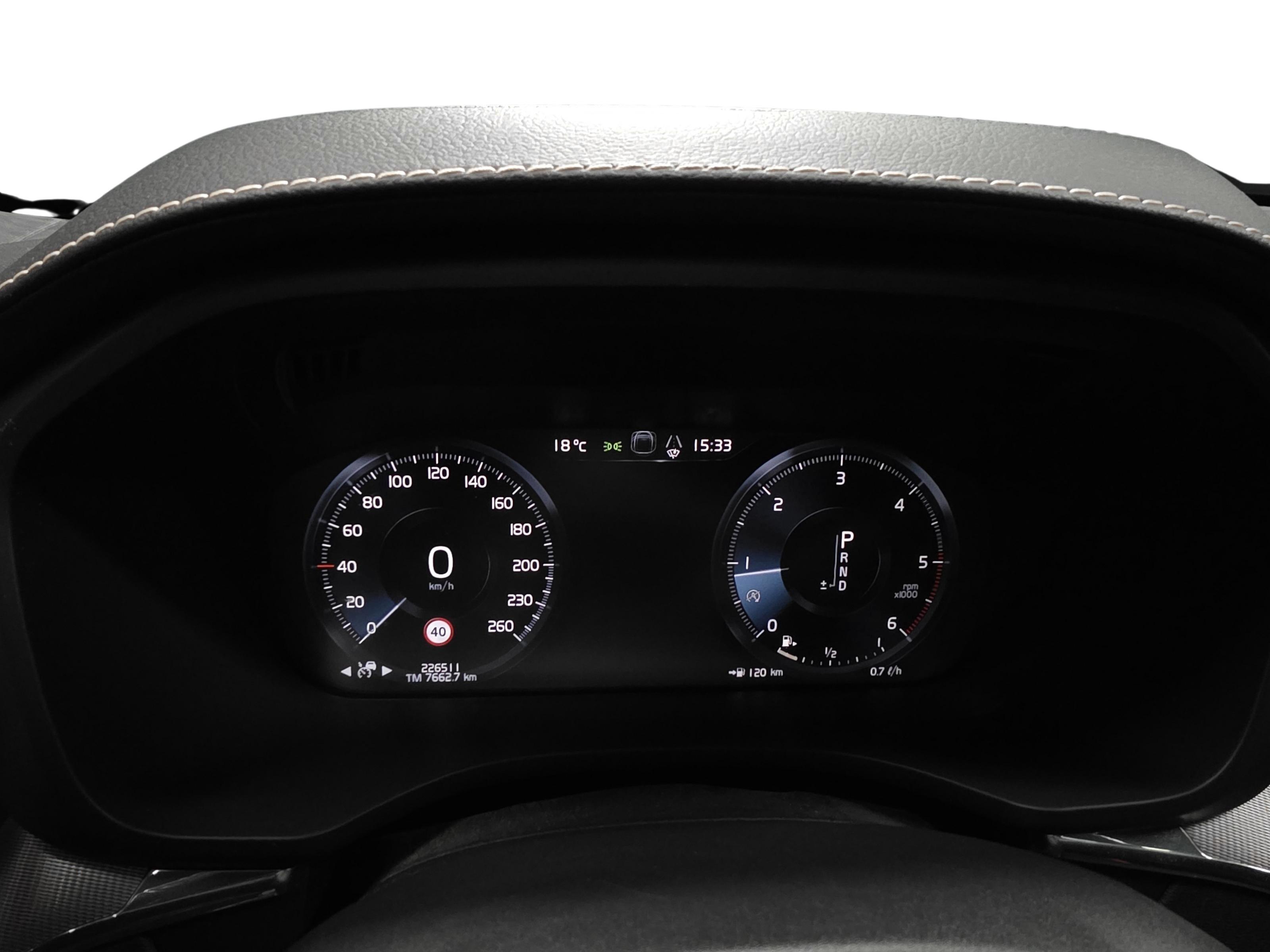 Volvo XC60 D4 AWD Business R-Design aut 2019, kuva 7/18