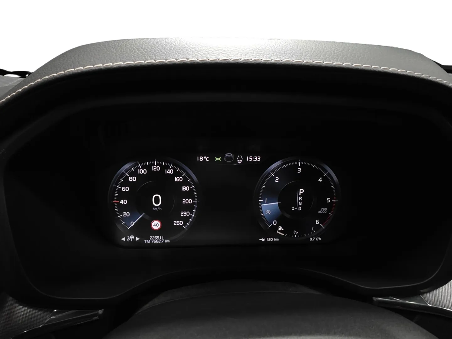 Autokuva 7 - XVU-555