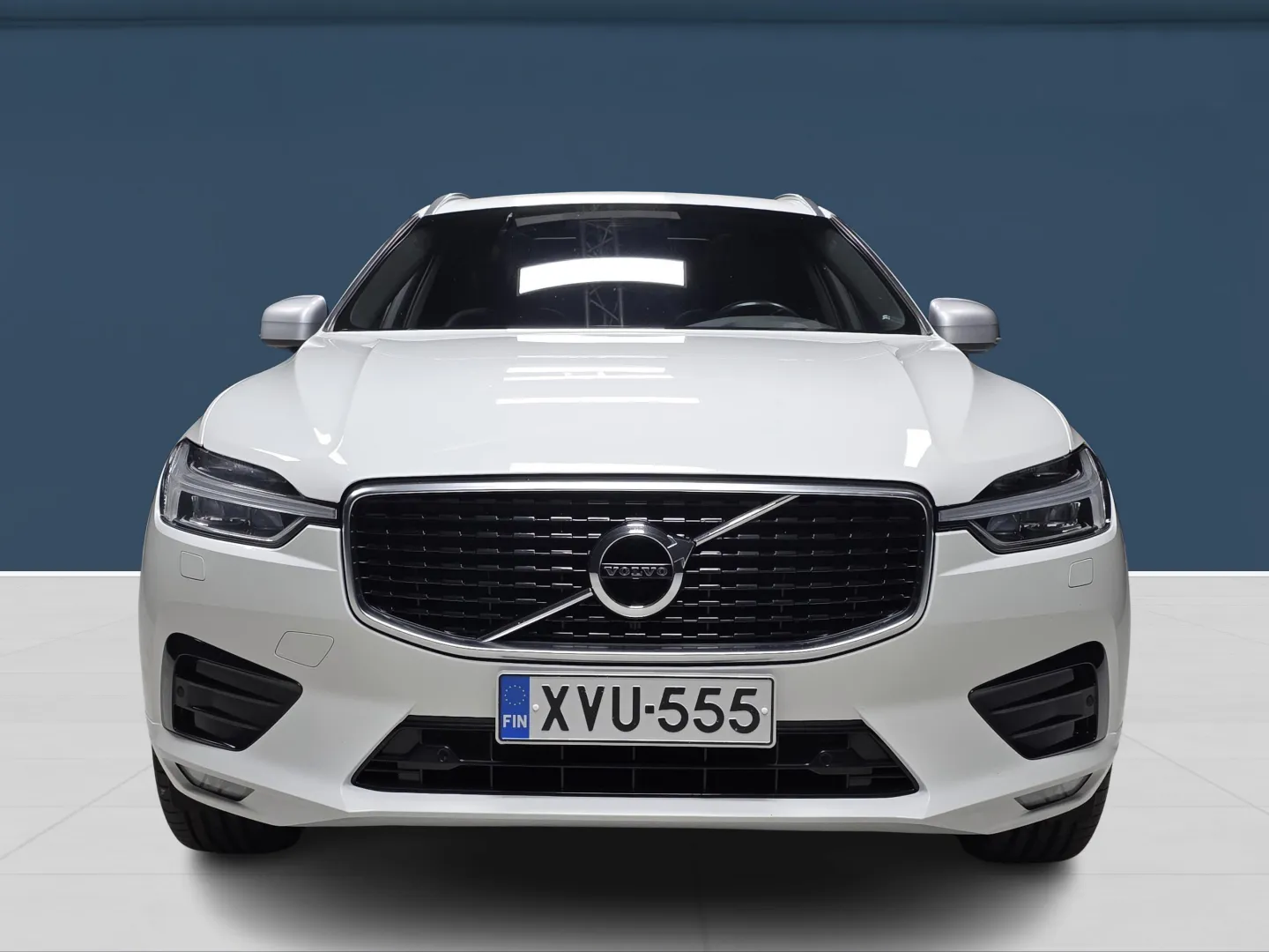 Autokuva 2 - XVU-555