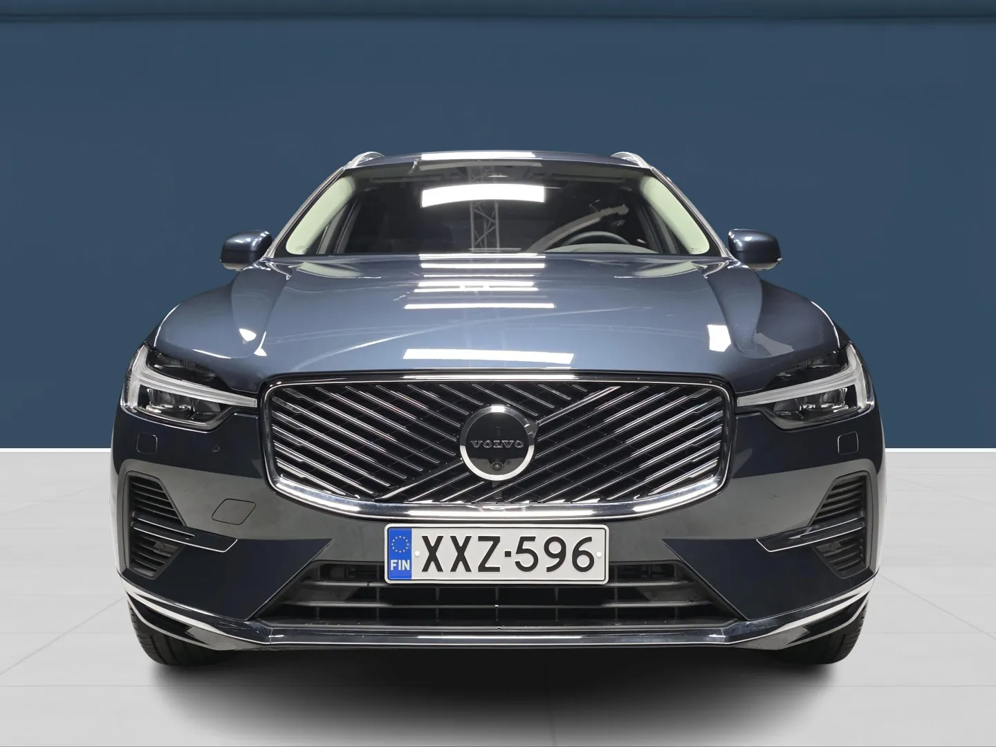 Autokuva 2 - XXZ-596