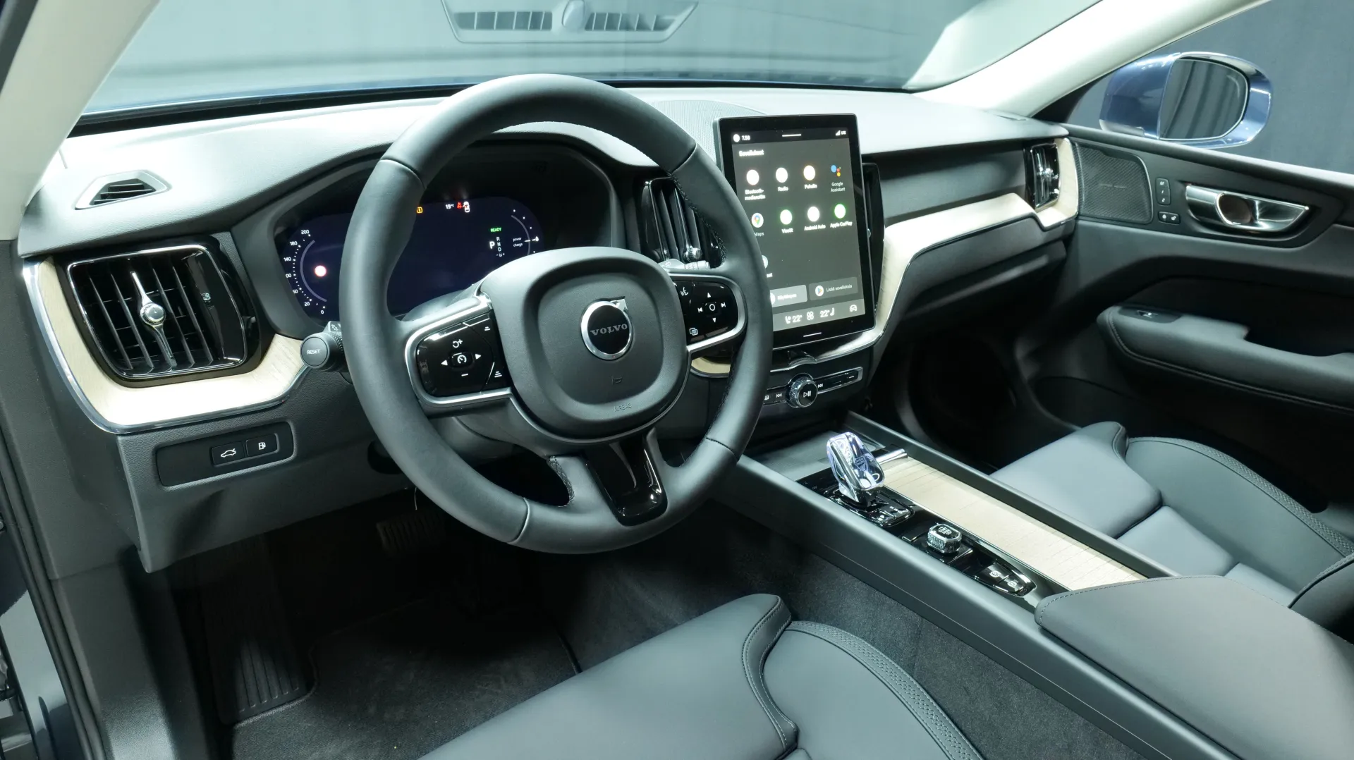 Autokuva 13 - XXZ-599