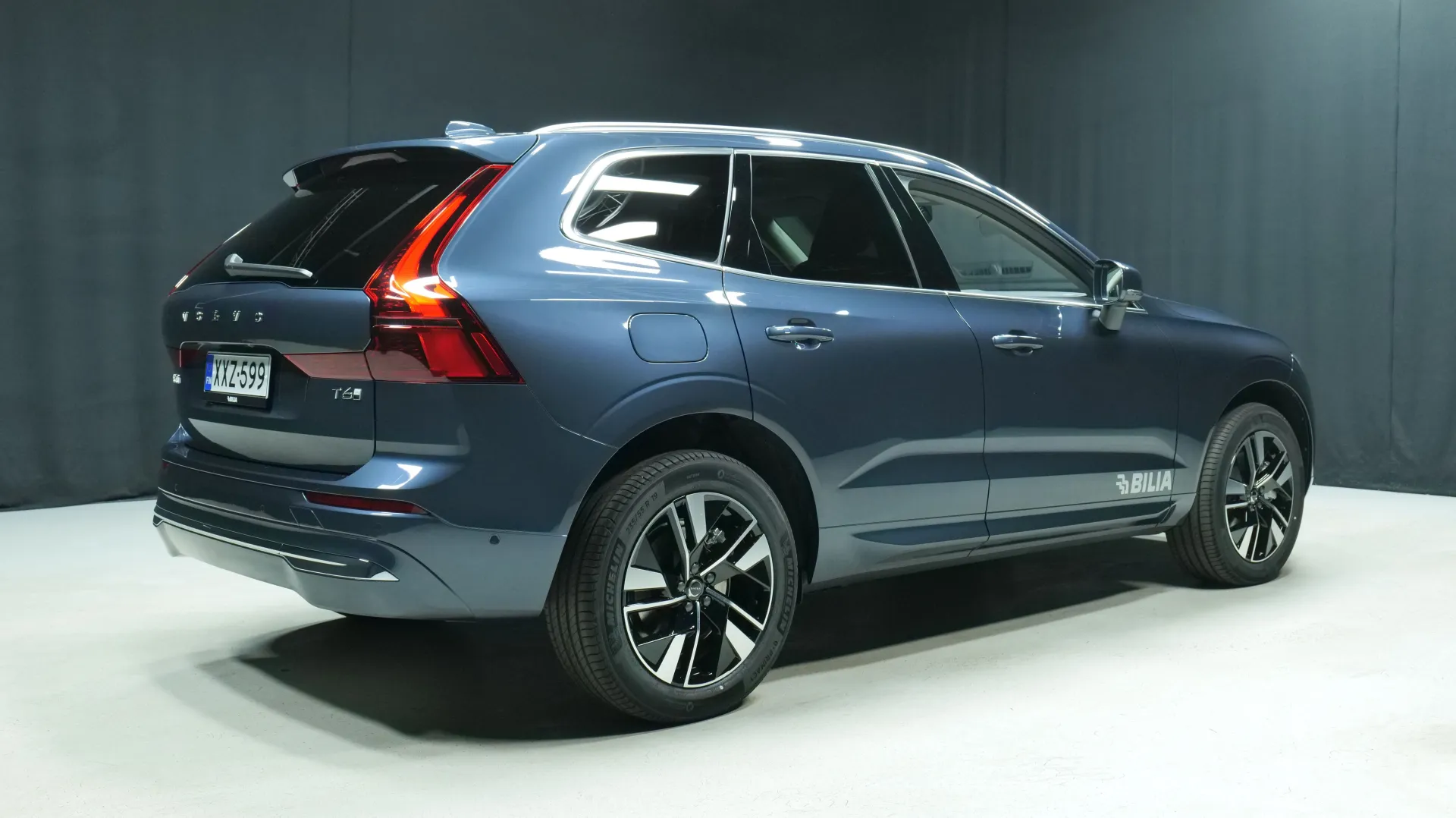 Autokuva 3 - XXZ-599