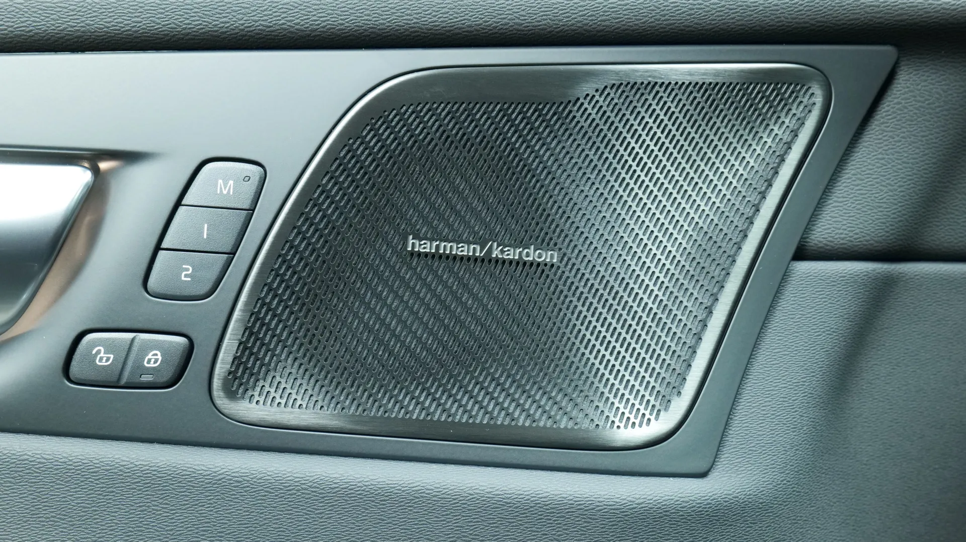 Autokuva 10 - XXZ-603