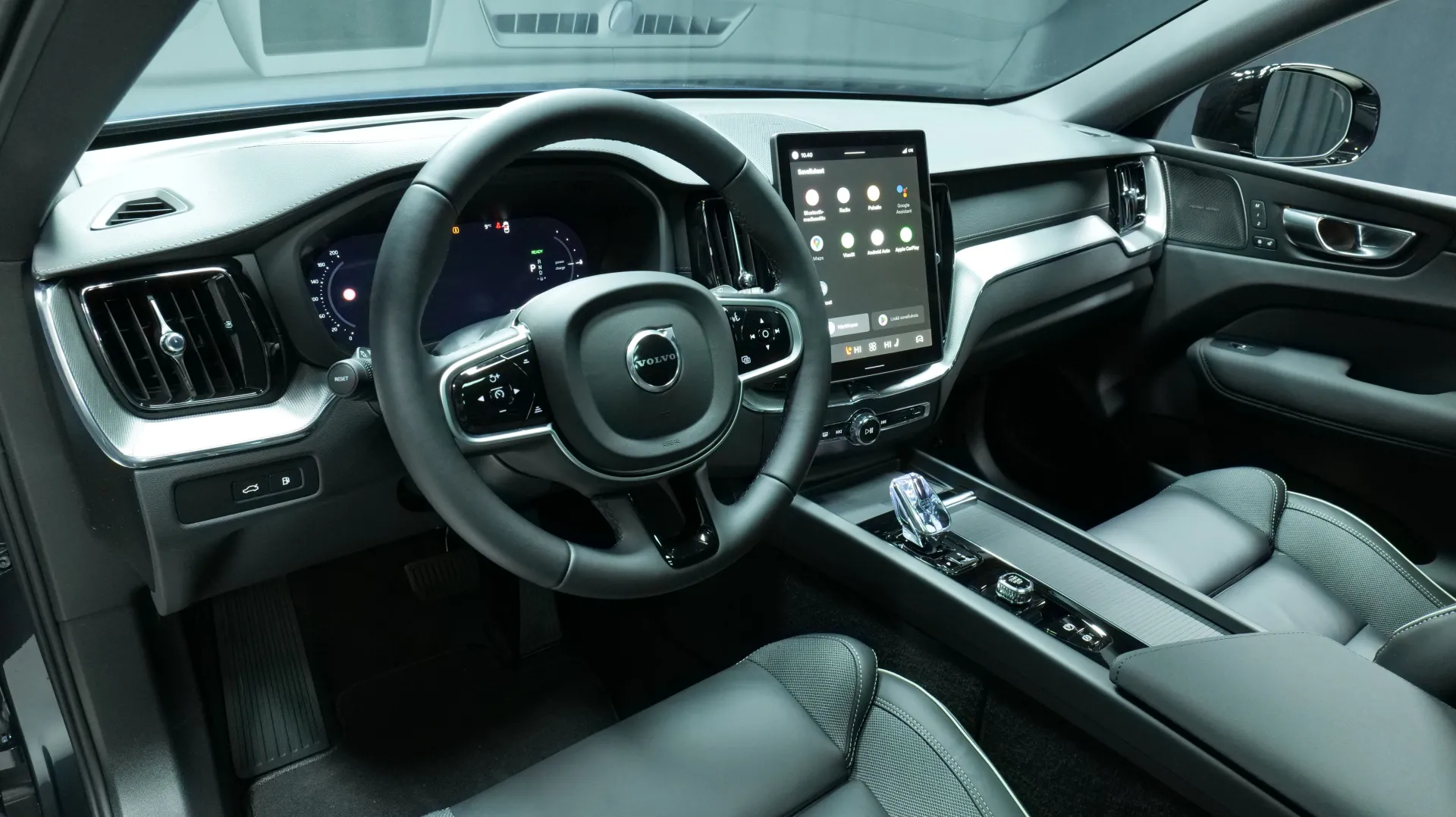 Autokuva 13 - XXZ-603