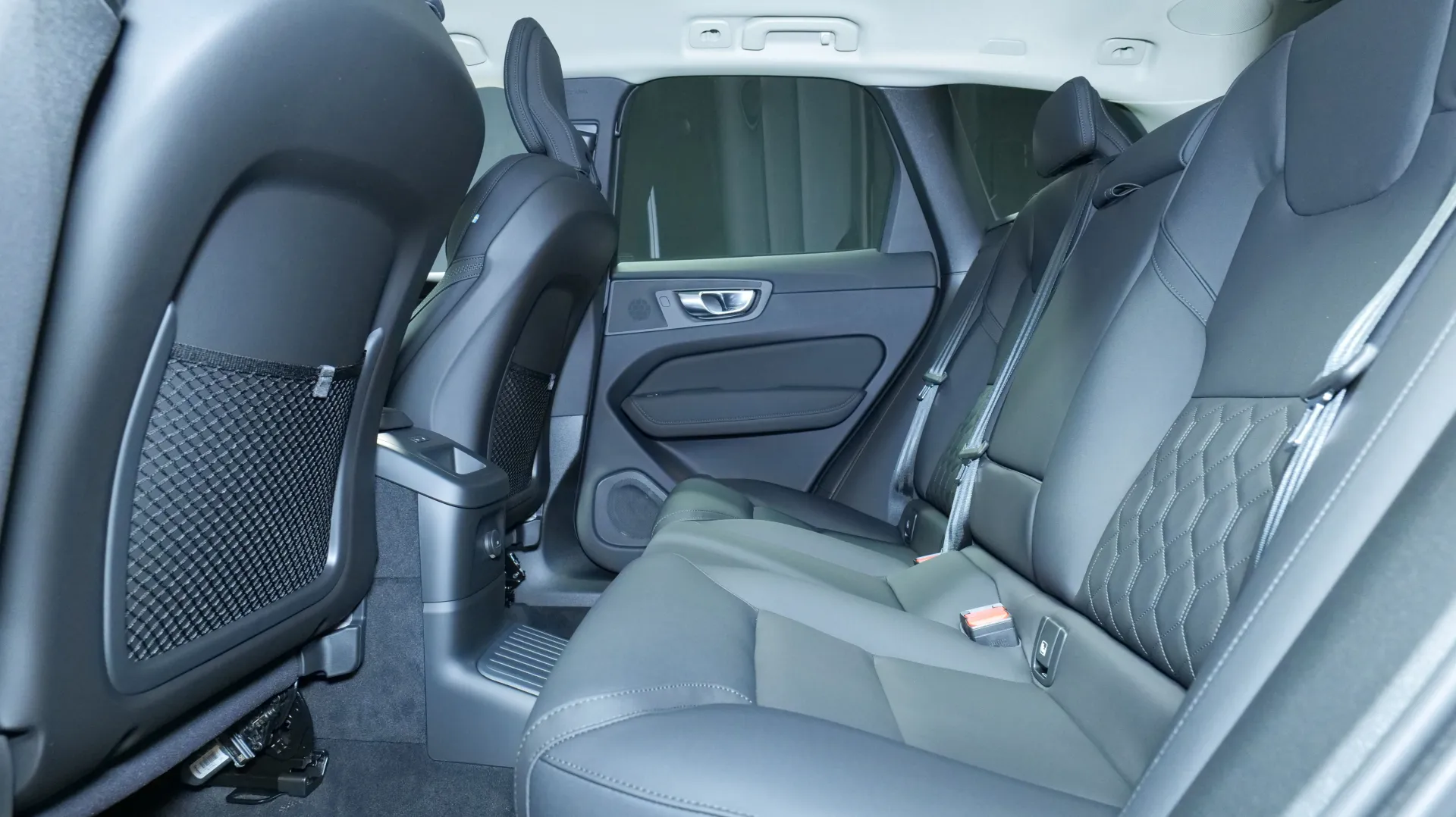 Autokuva 16 - XYR-420