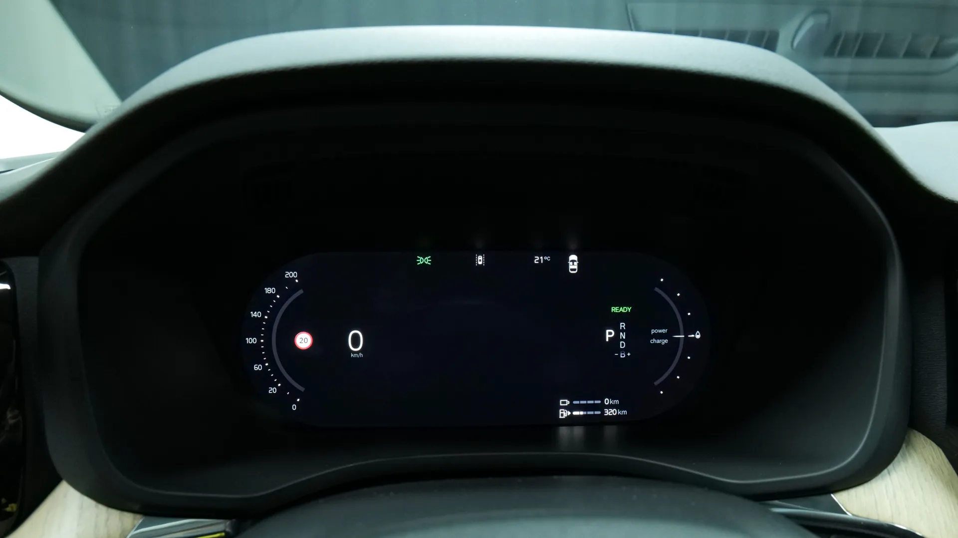 Autokuva 6 - XYR-420