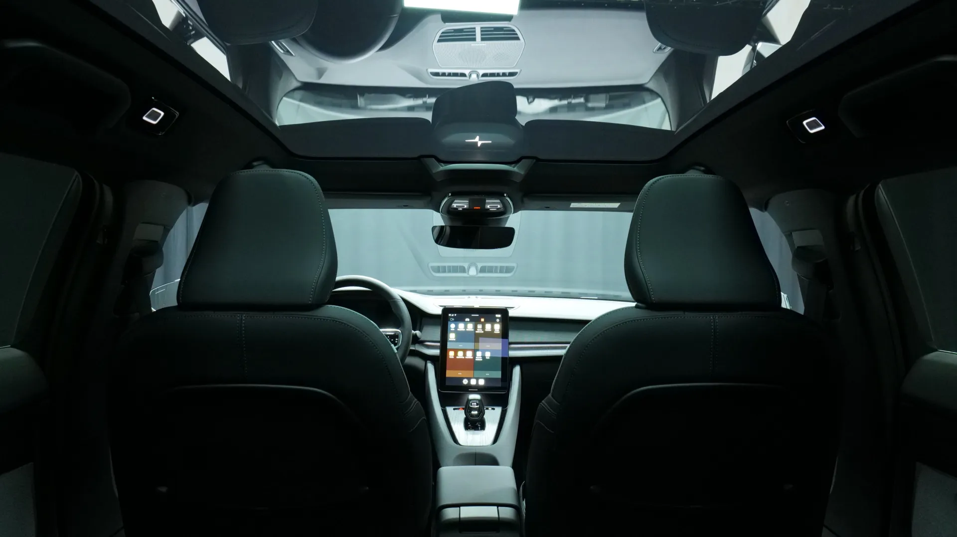 Autokuva 17 - XYR-437