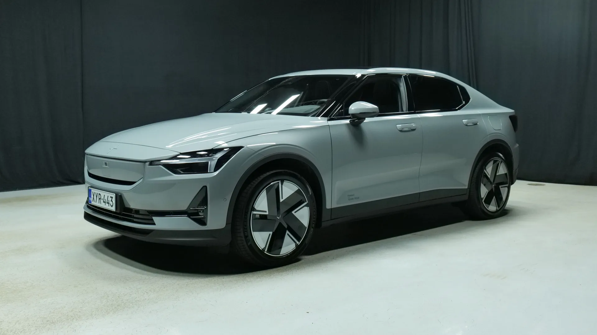 Polestar 2 XYR-443