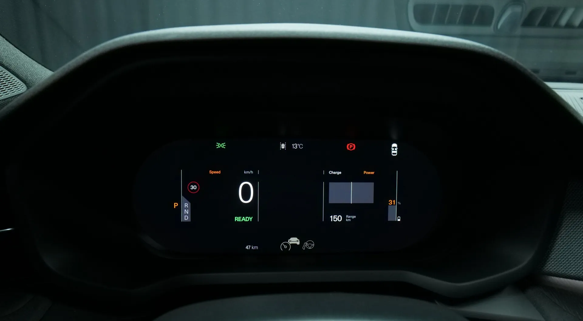 Autokuva 6 - XYR-443