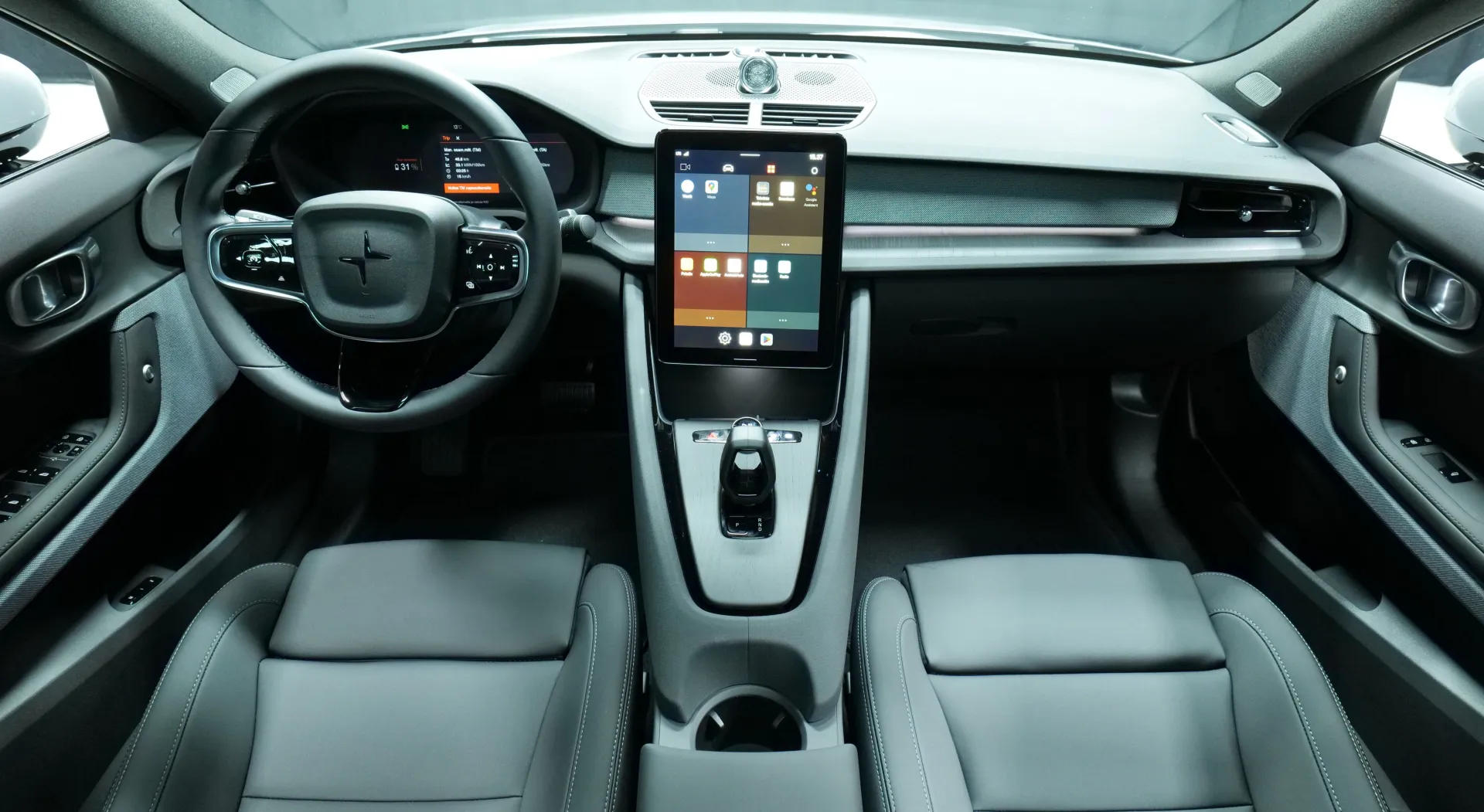 Autokuva 13 - XYR-443