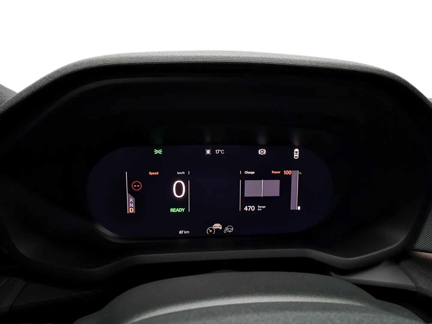 Autokuva 7 - XYR-445