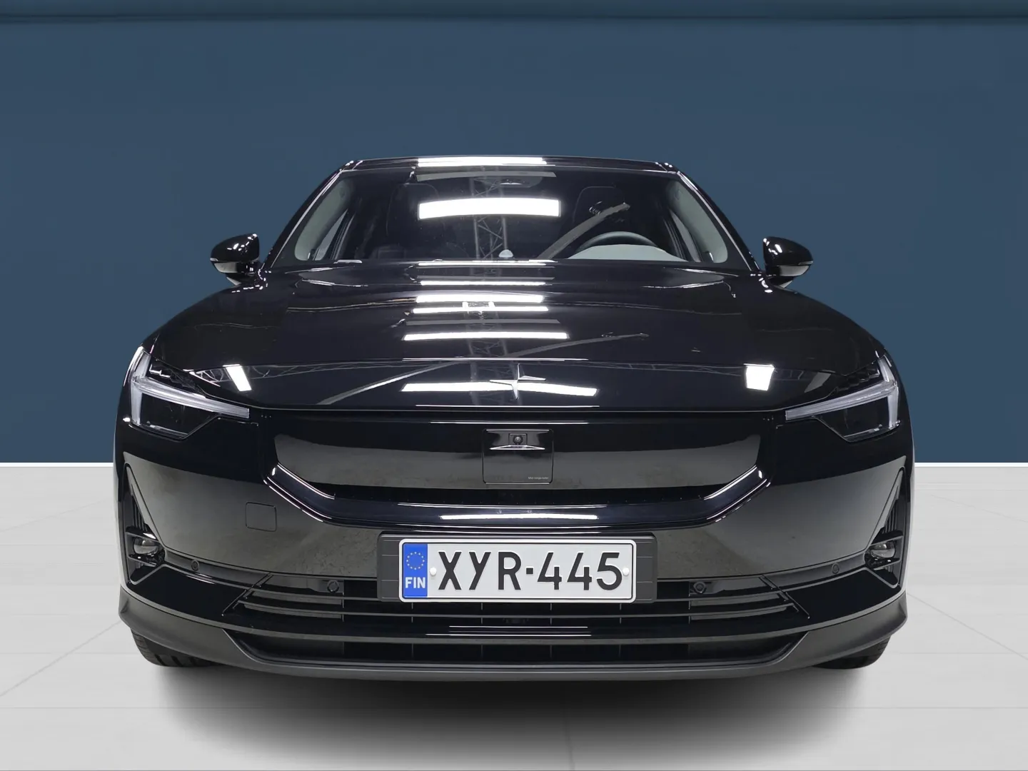 Autokuva 2 - XYR-445