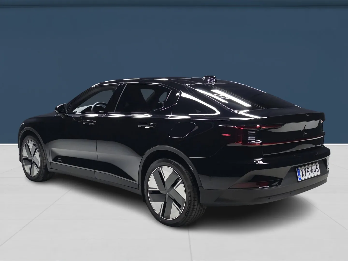 Autokuva 6 - XYR-445