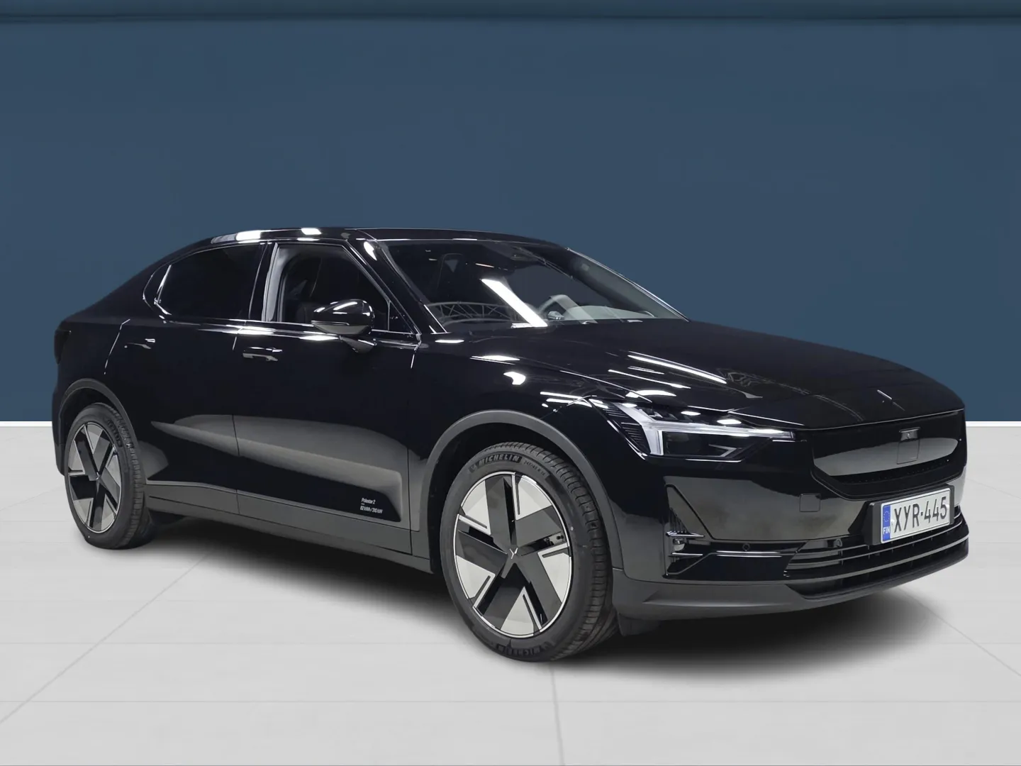 Autokuva 3 - XYR-445