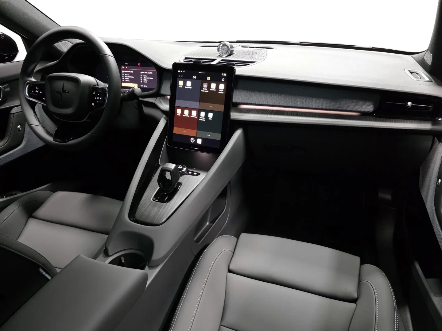 Autokuva 16 - XYR-445