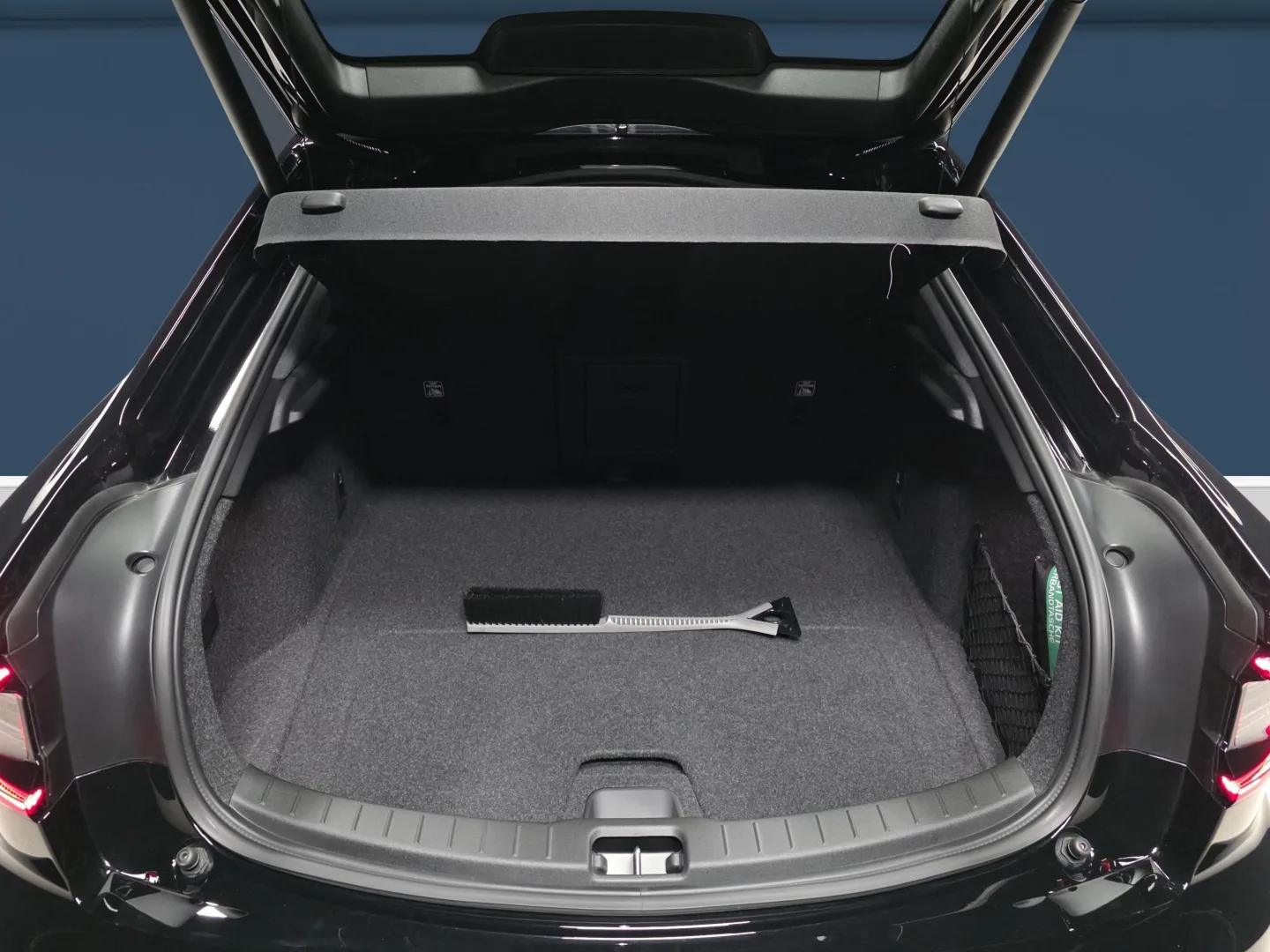 Autokuva 11 - XYR-445