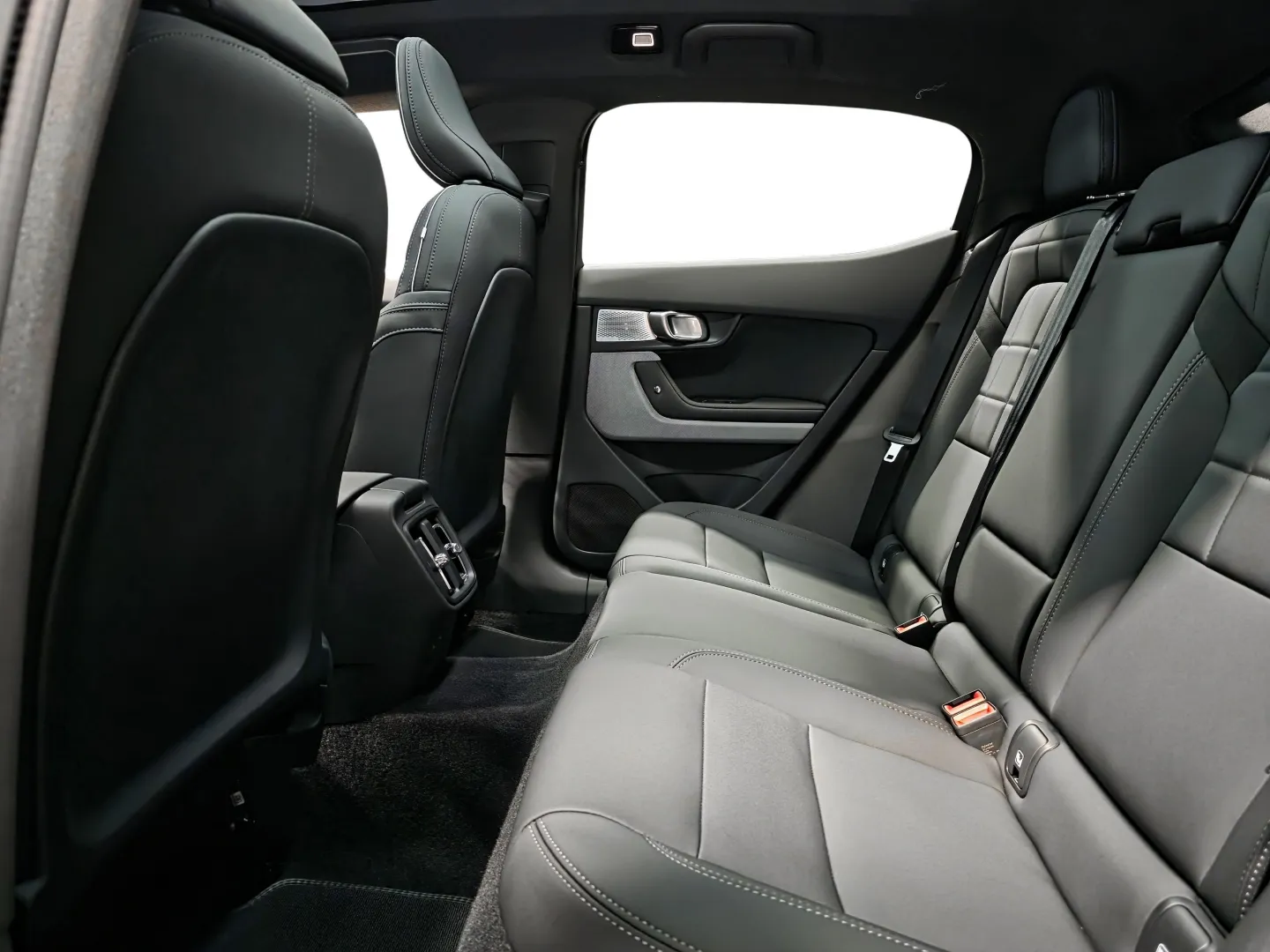 Autokuva 9 - XYR-445