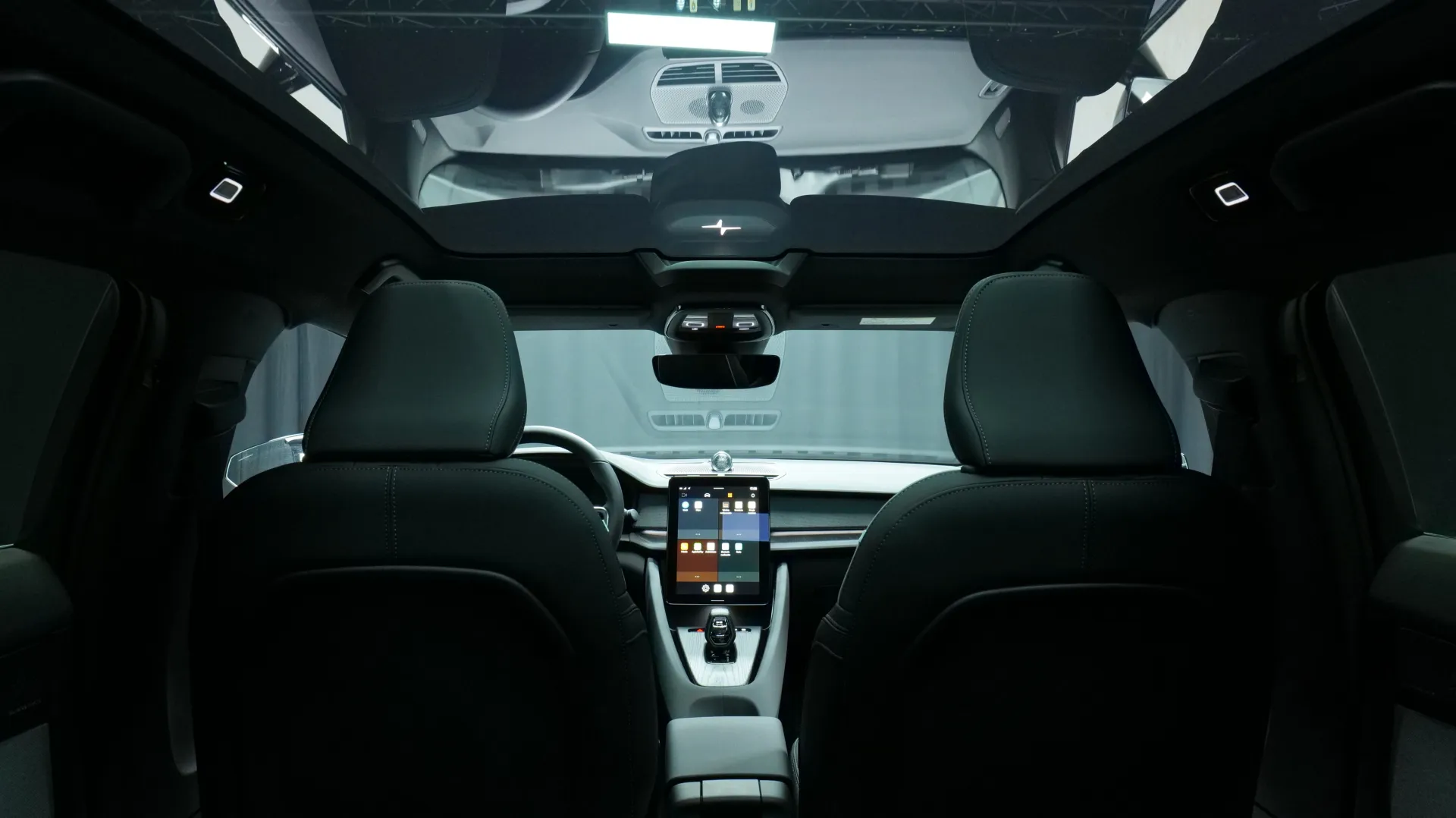 Autokuva 17 - XYR-446