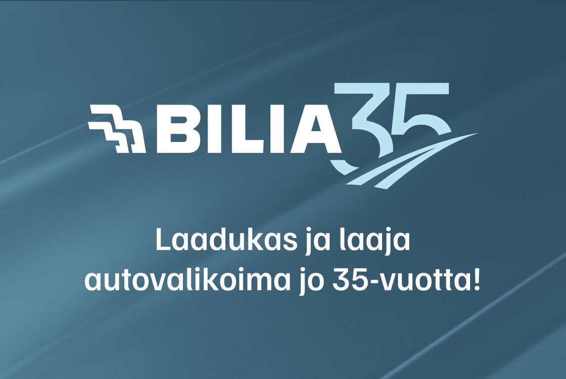 Autokuva 8 - XYR-446