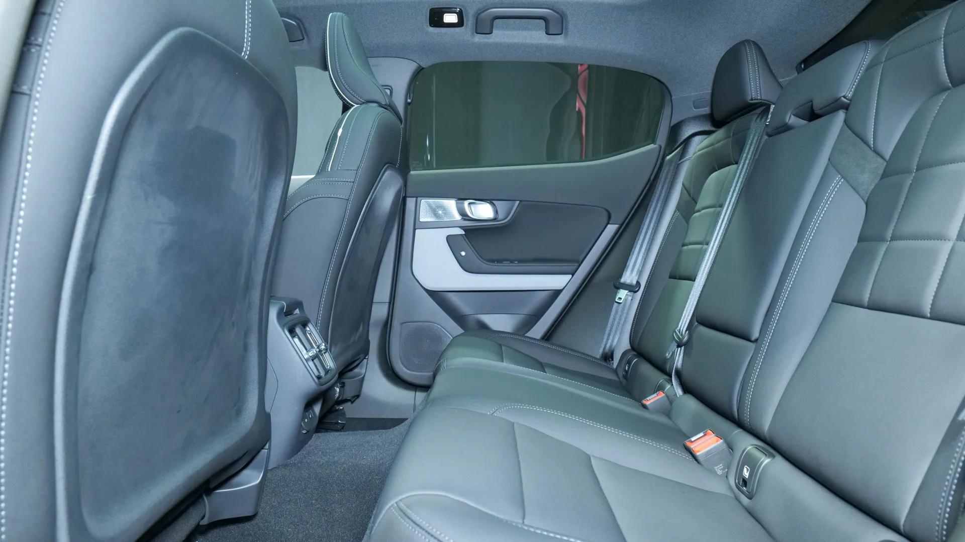 Autokuva 15 - XYR-446