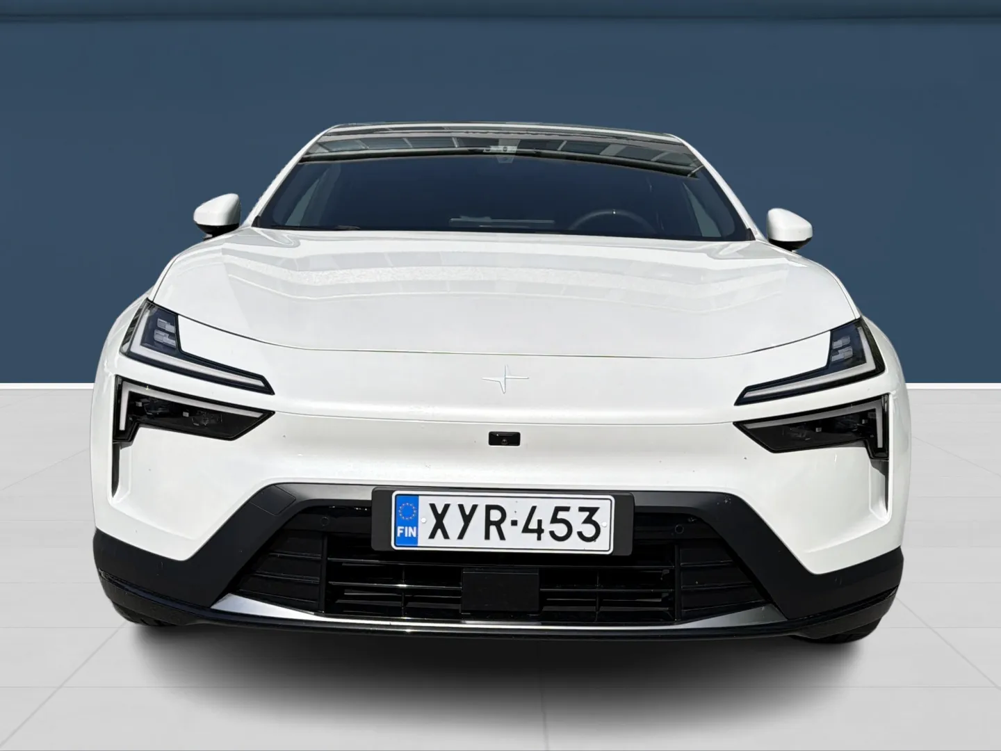Autokuva 2 - XYR-453