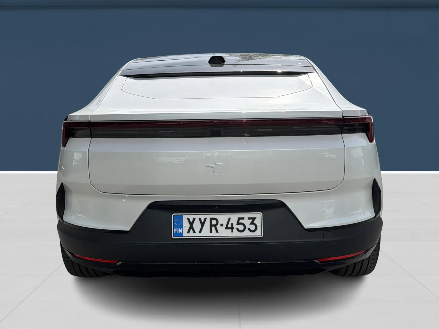 Autokuva 5 - XYR-453